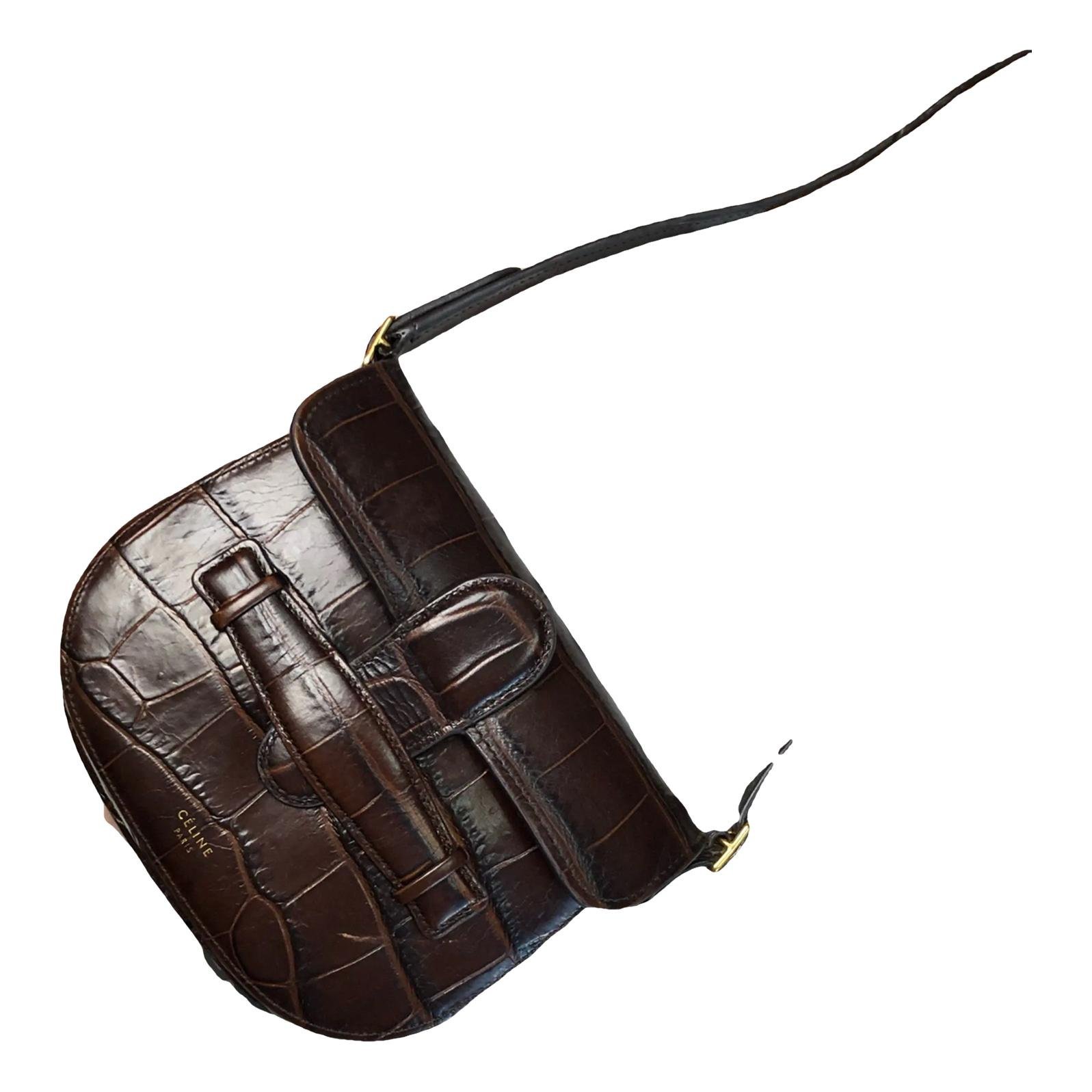 Symmetrical leather crossbody bag