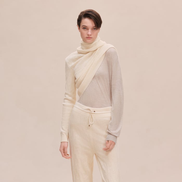 Blanc Naturel "H" Long-sleeve Sweater
