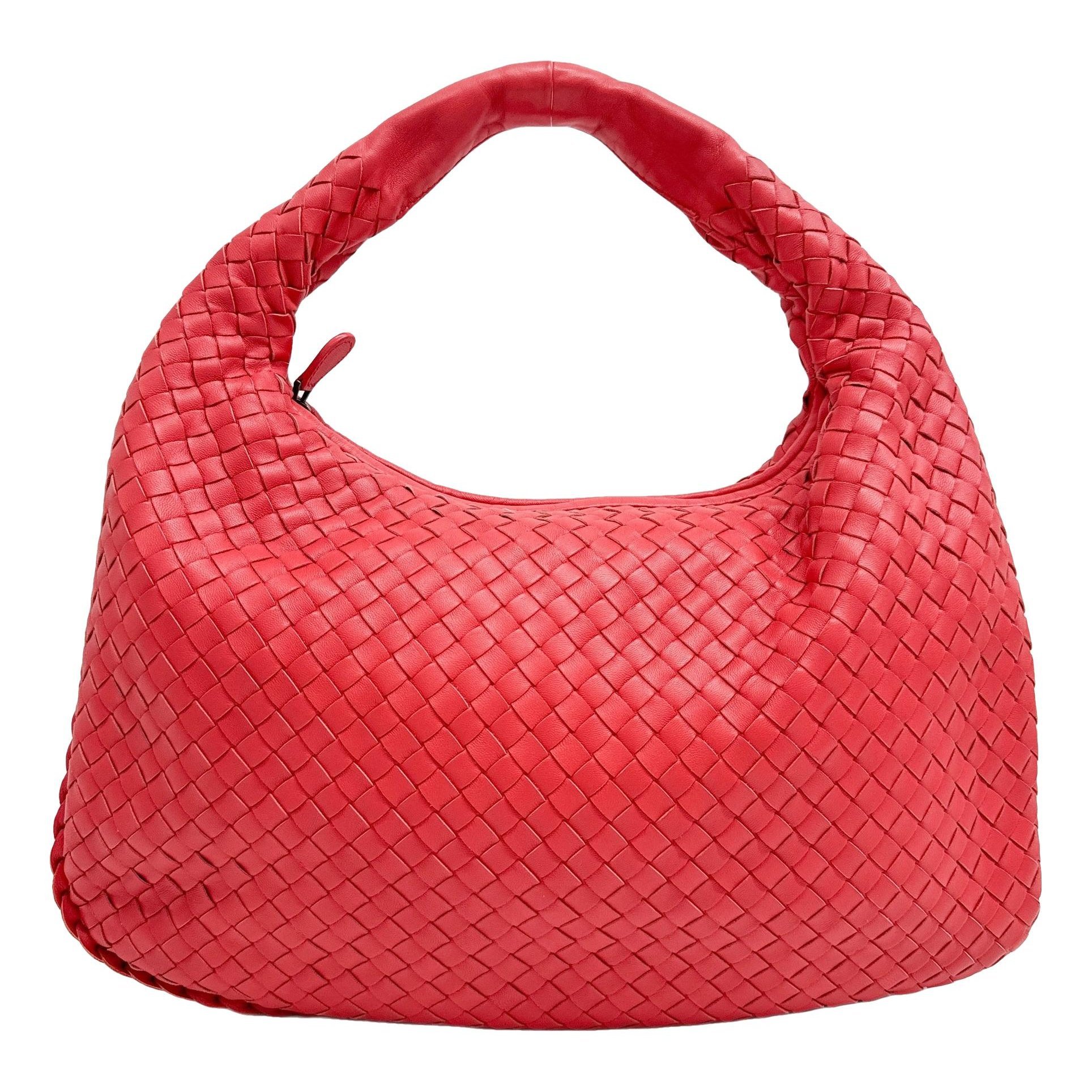 Veneta leather handbag