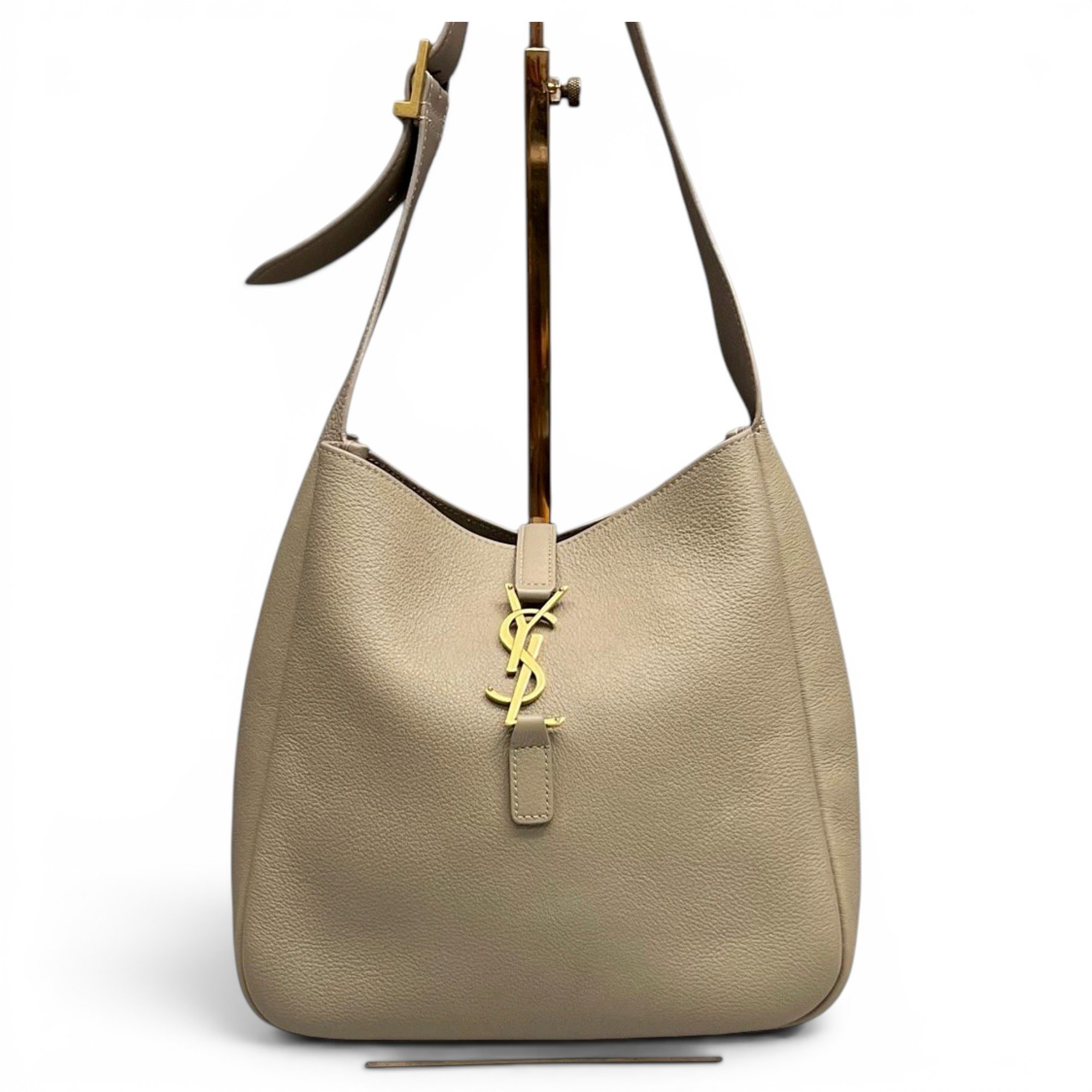 Saint Laurent Le 5 à 7 leather handbag