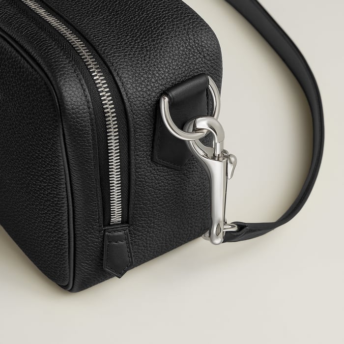 Noir On-body Mousqueton Bag