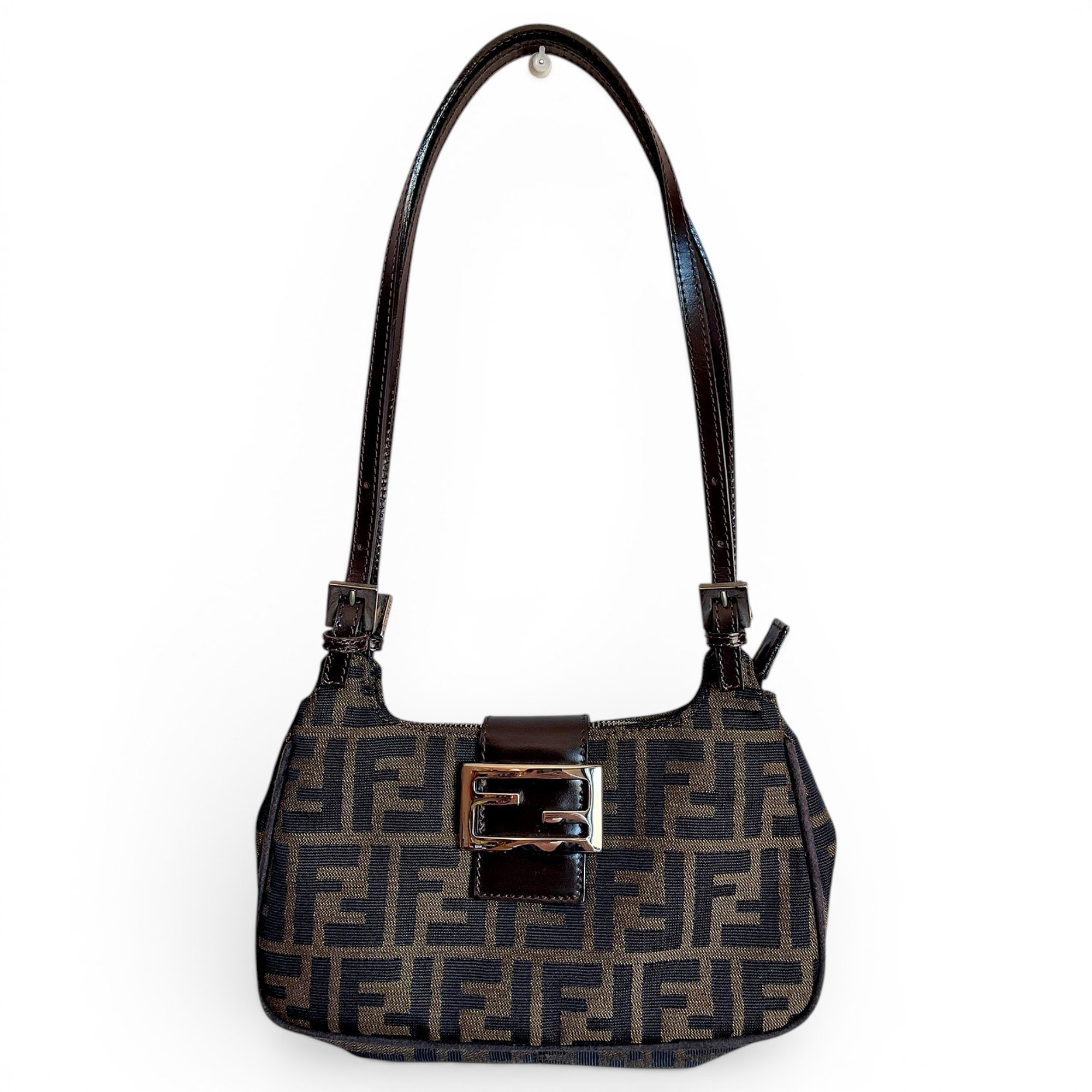 Baguette cloth handbag