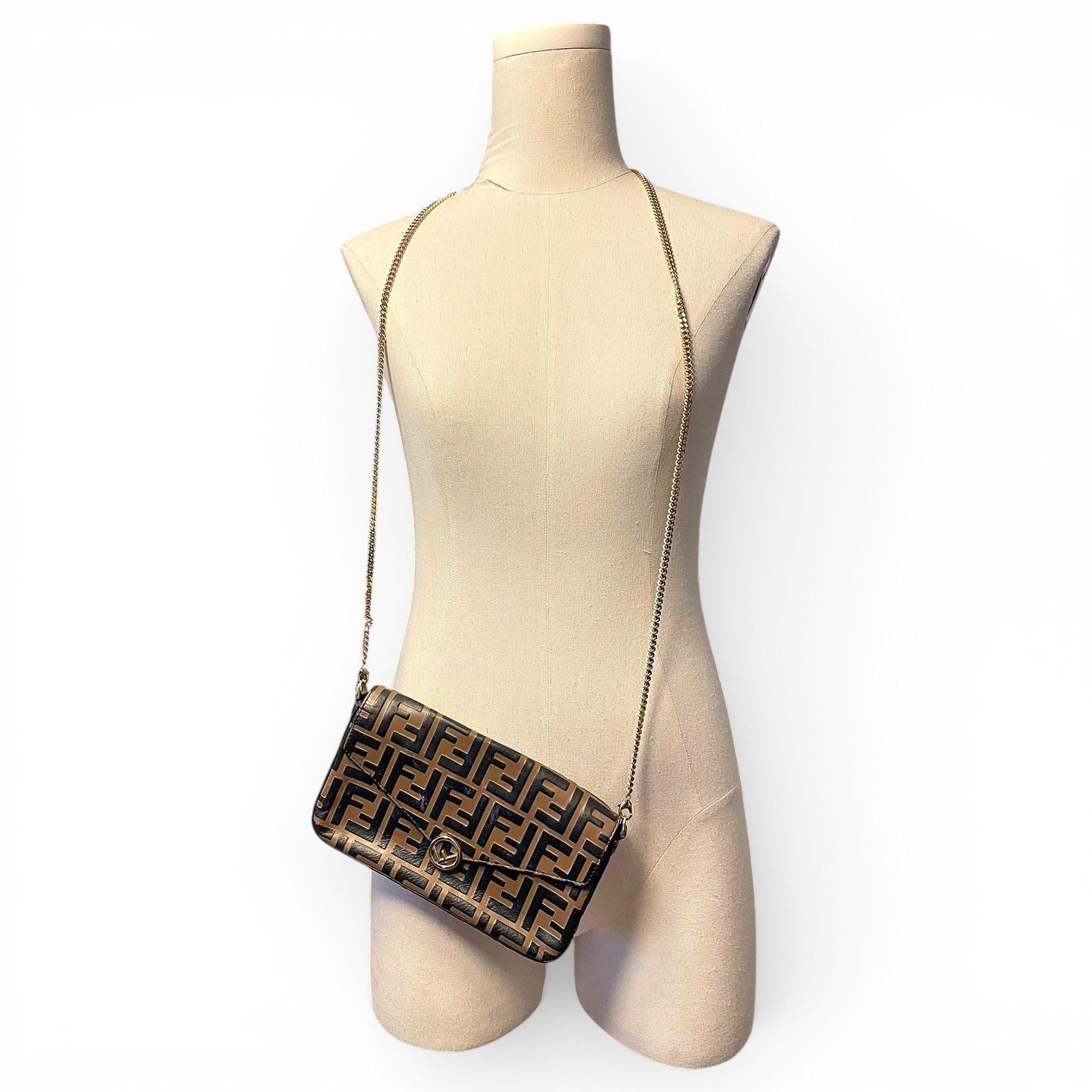 Kan I logo leather clutch bag