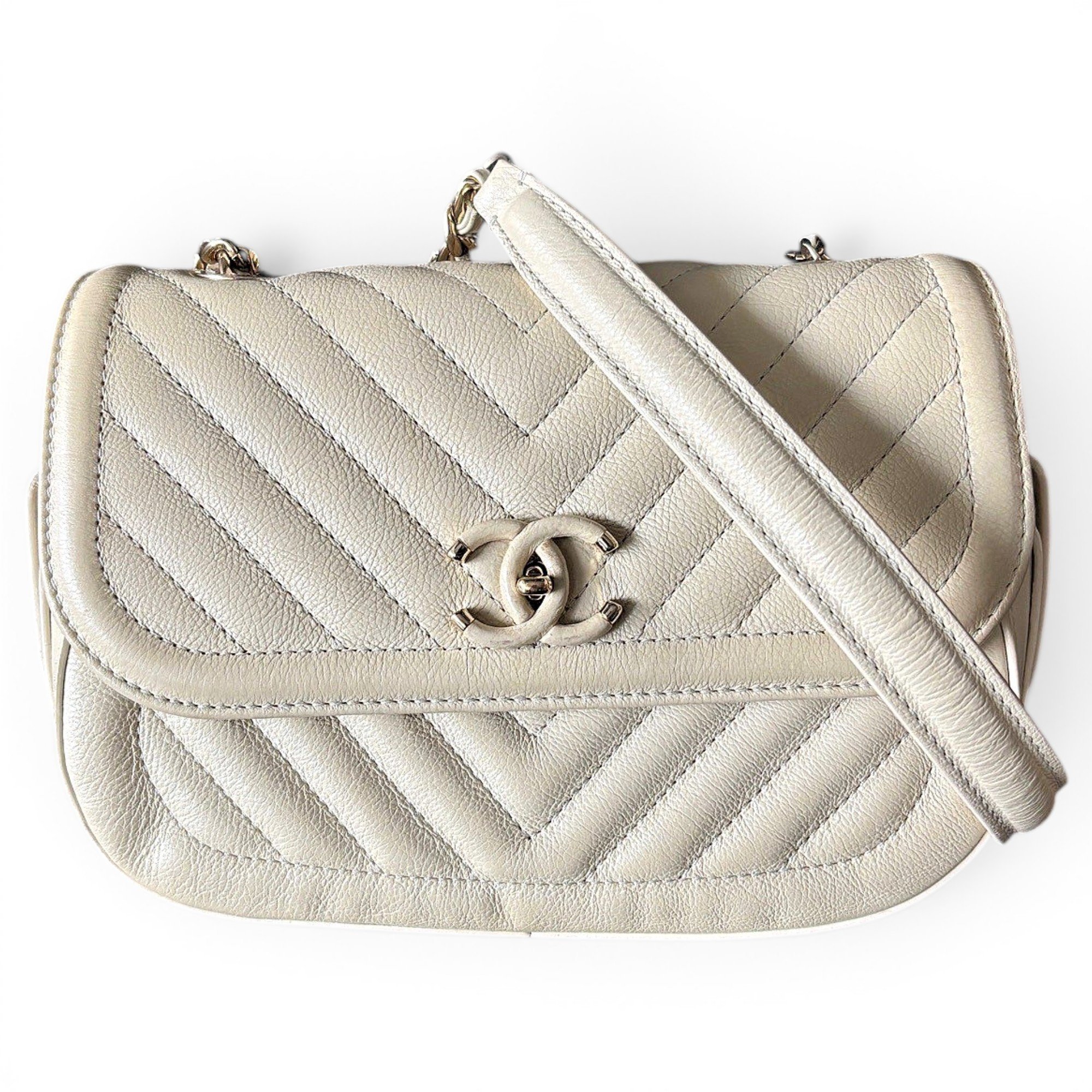 Trendy CC leather handbag