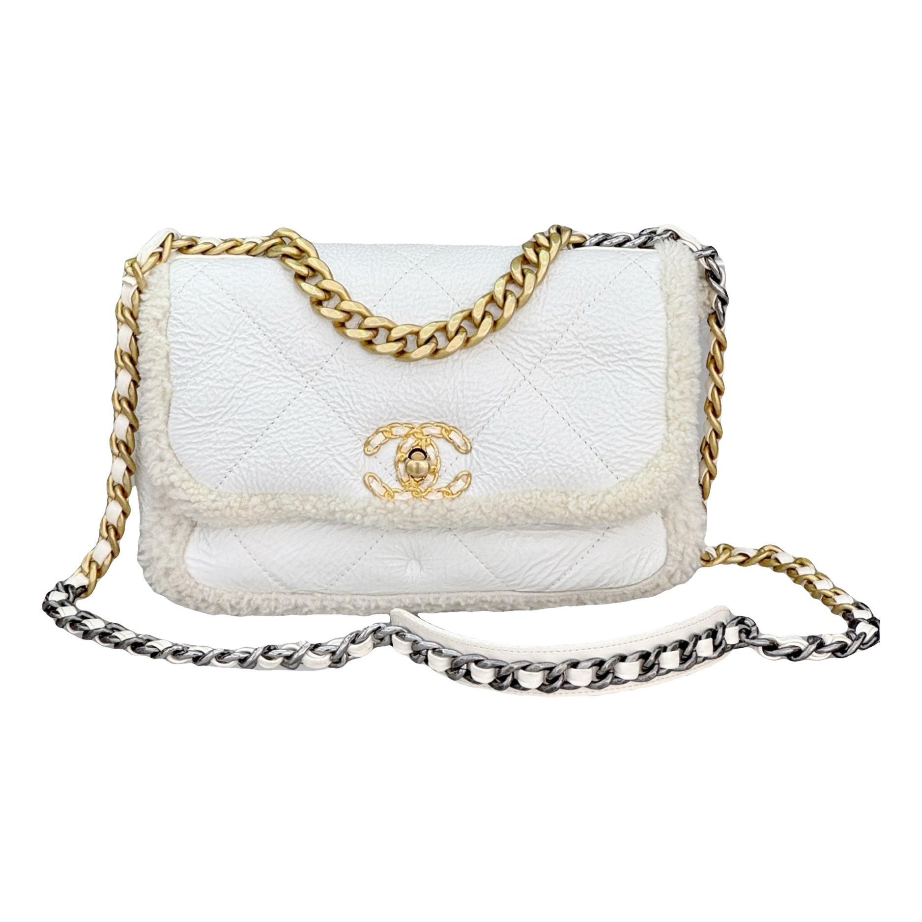 Chanel 19 leather handbag