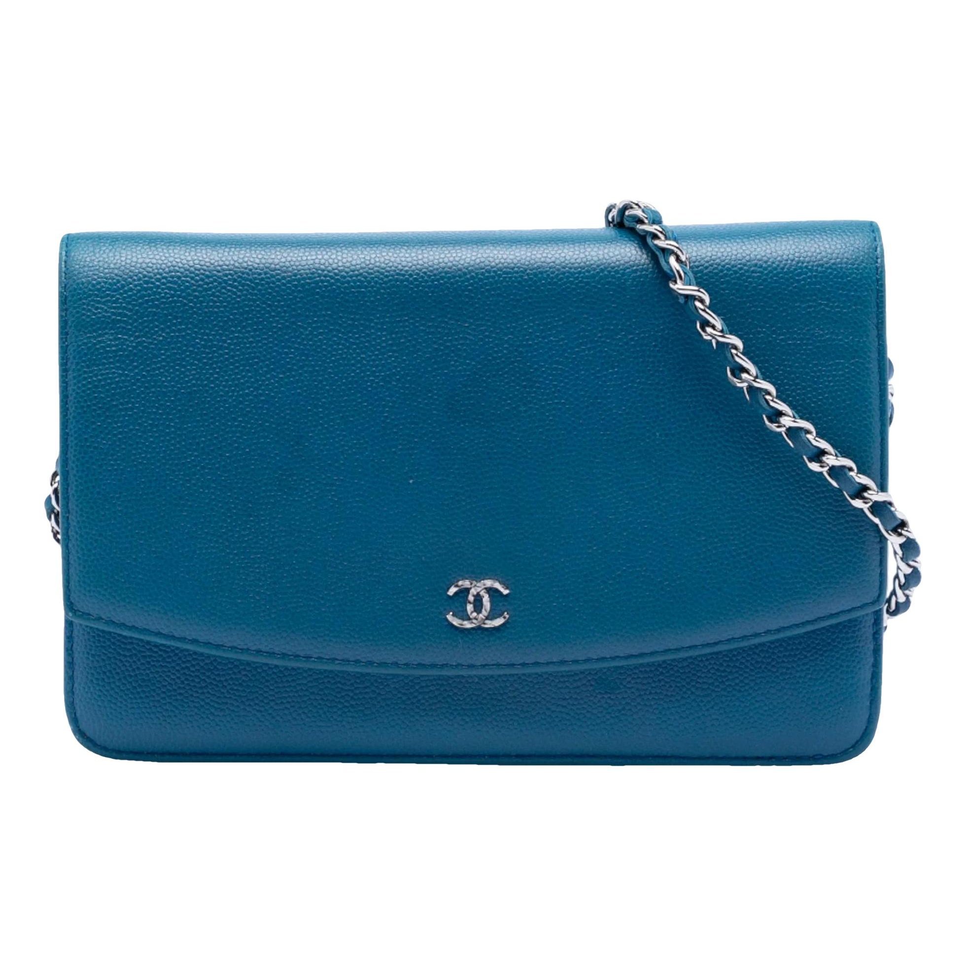 Wallet On Chain leather crossbody bag