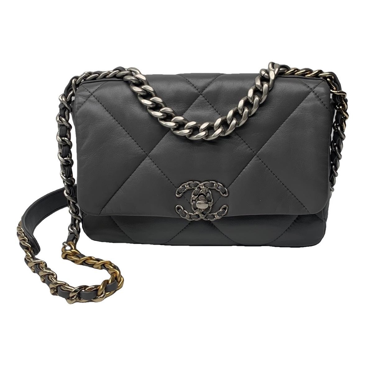 Chanel 19 leather handbag