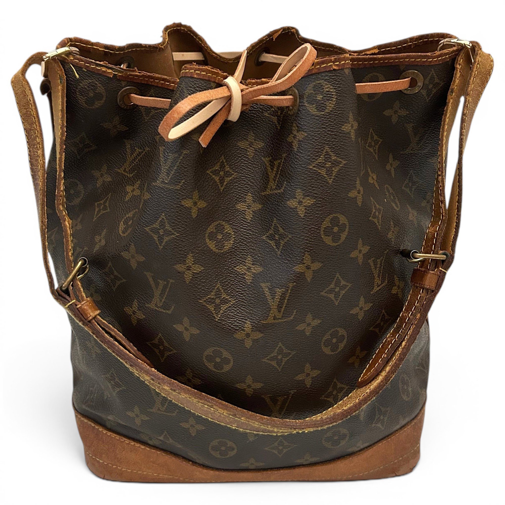 Noé leather handbag