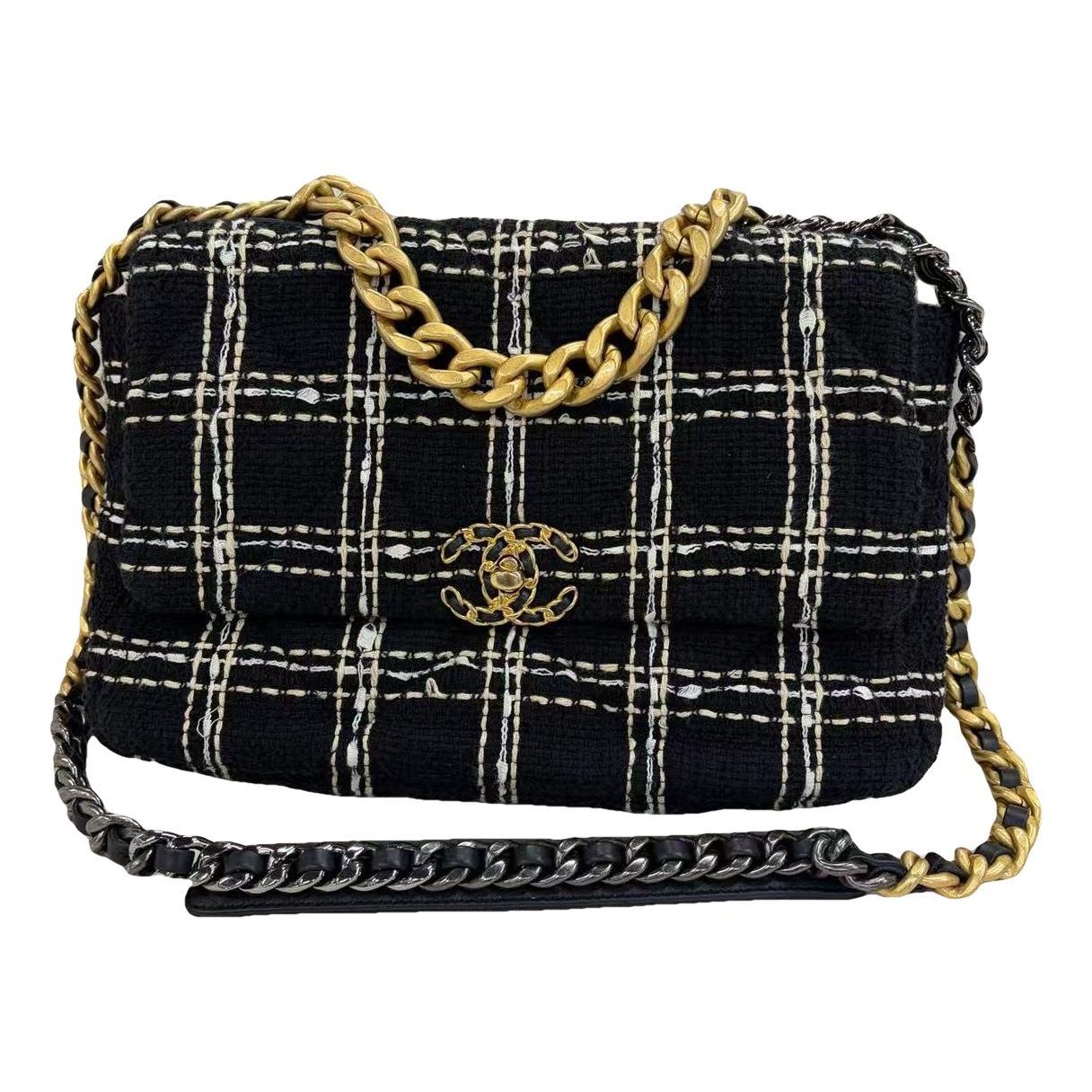 Chanel 19 leather handbag