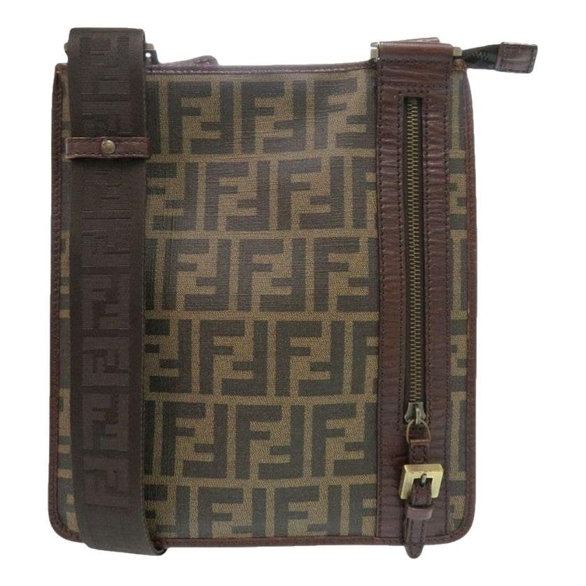 Pocket leather handbag
