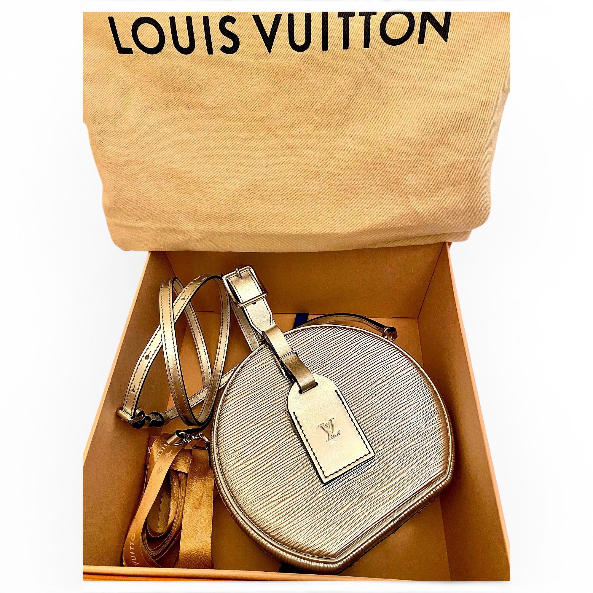 Boîte chapeau souple leather crossbody bag
