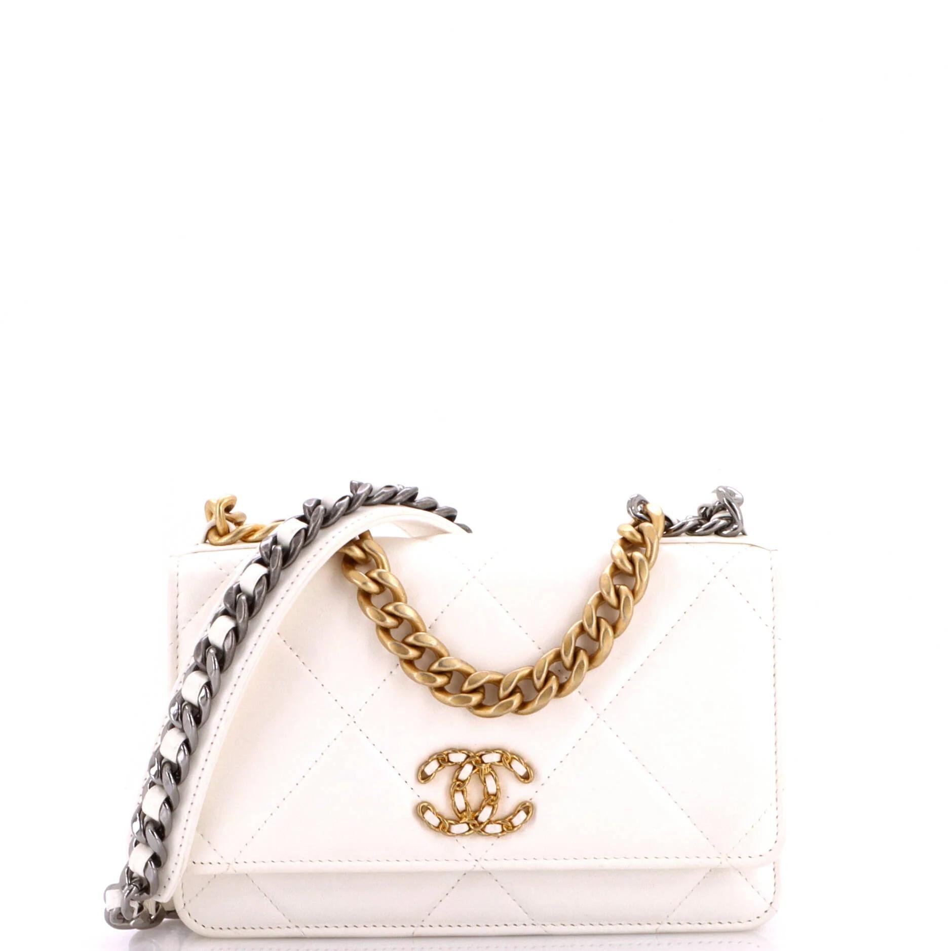 Wallet On Chain Chanel 19 leather crossbody bag