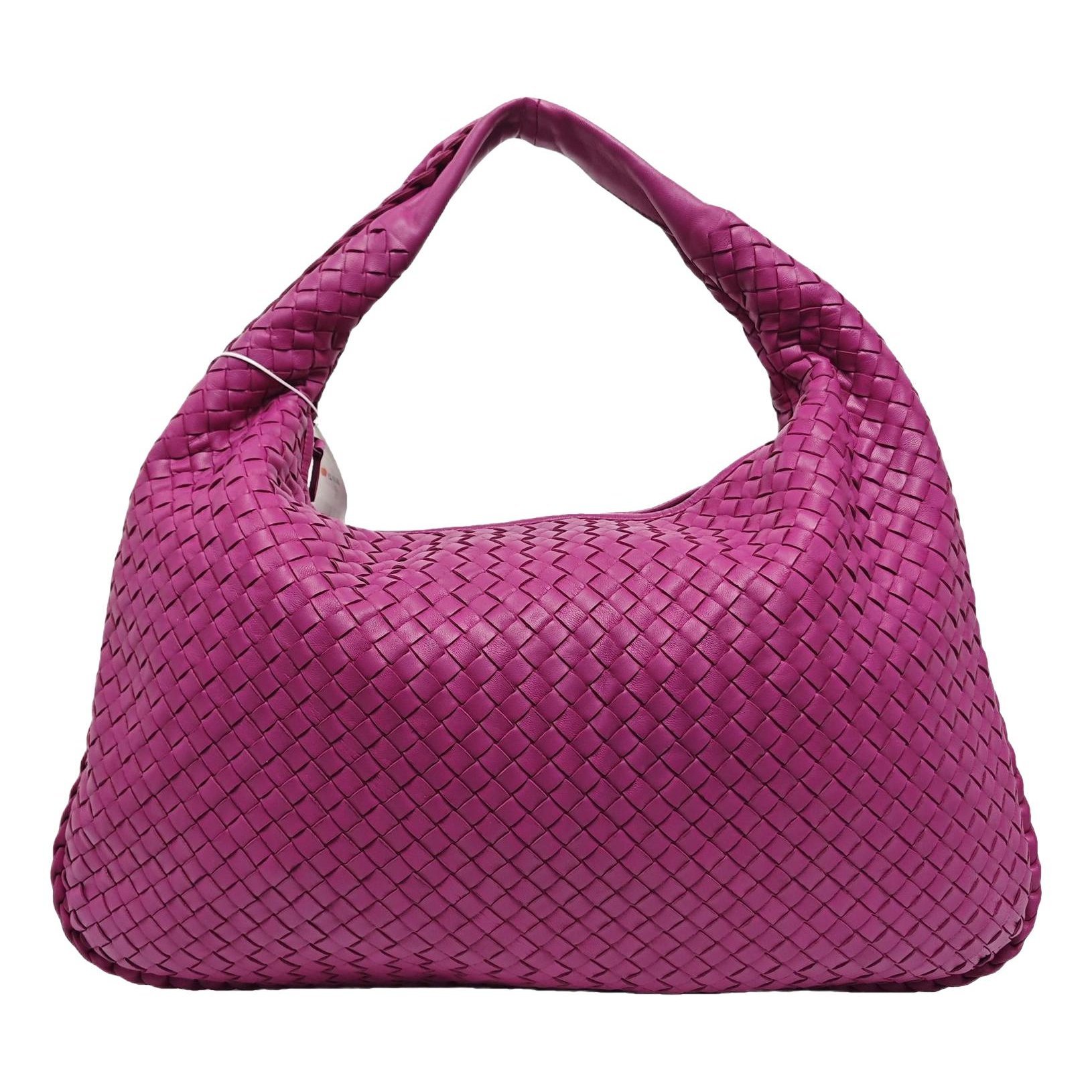 Veneta leather handbag