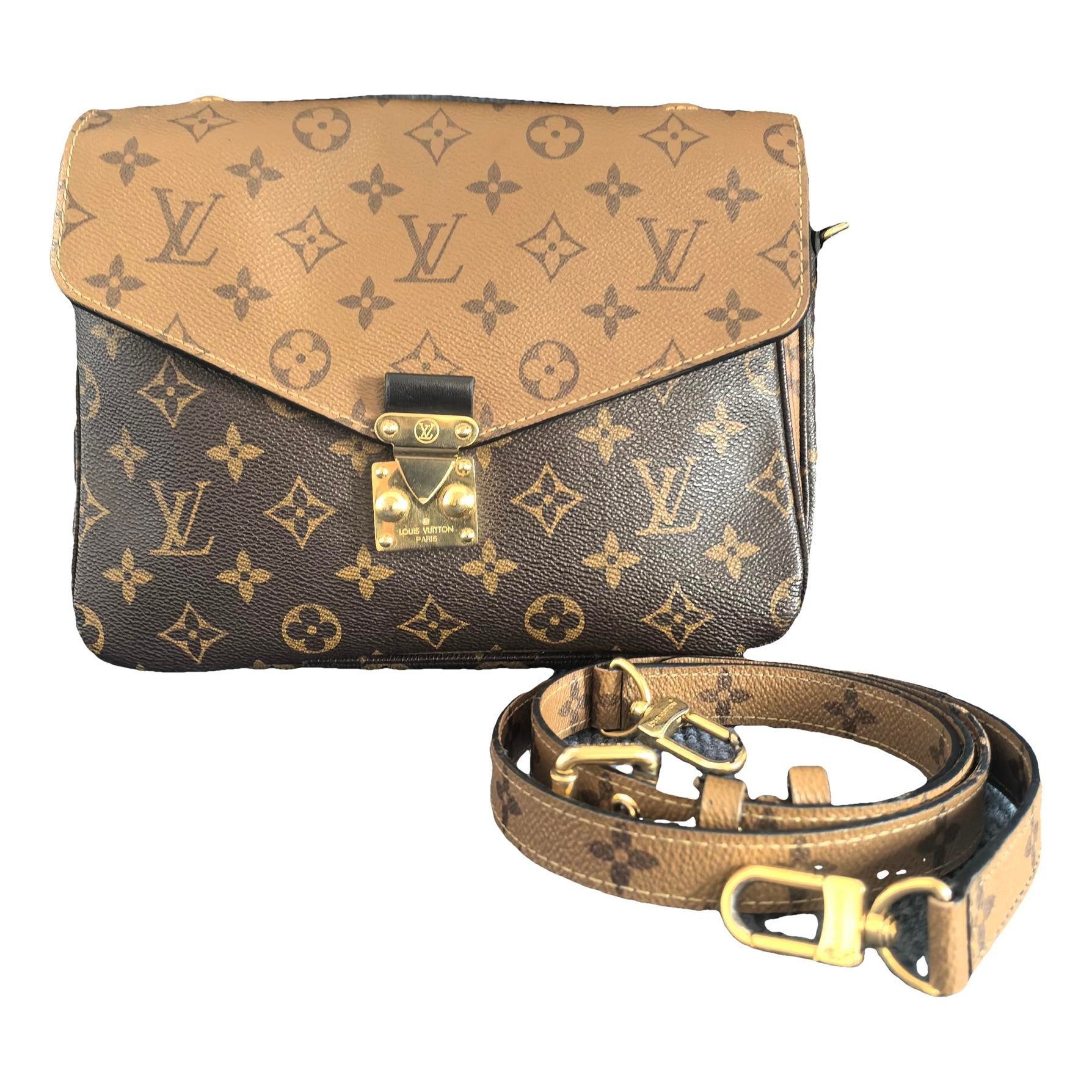 Metis leather handbag
