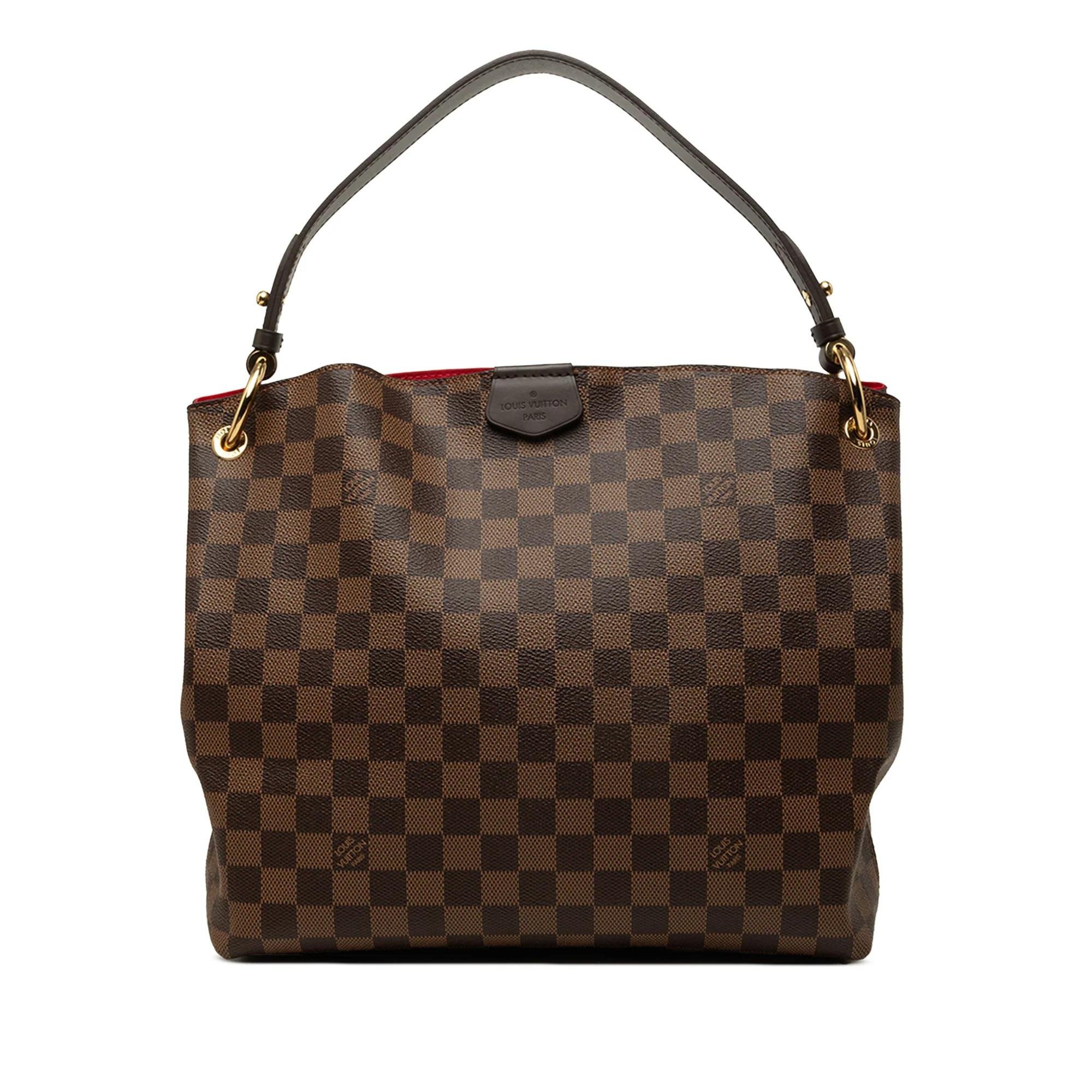 Graceful leather handbag
