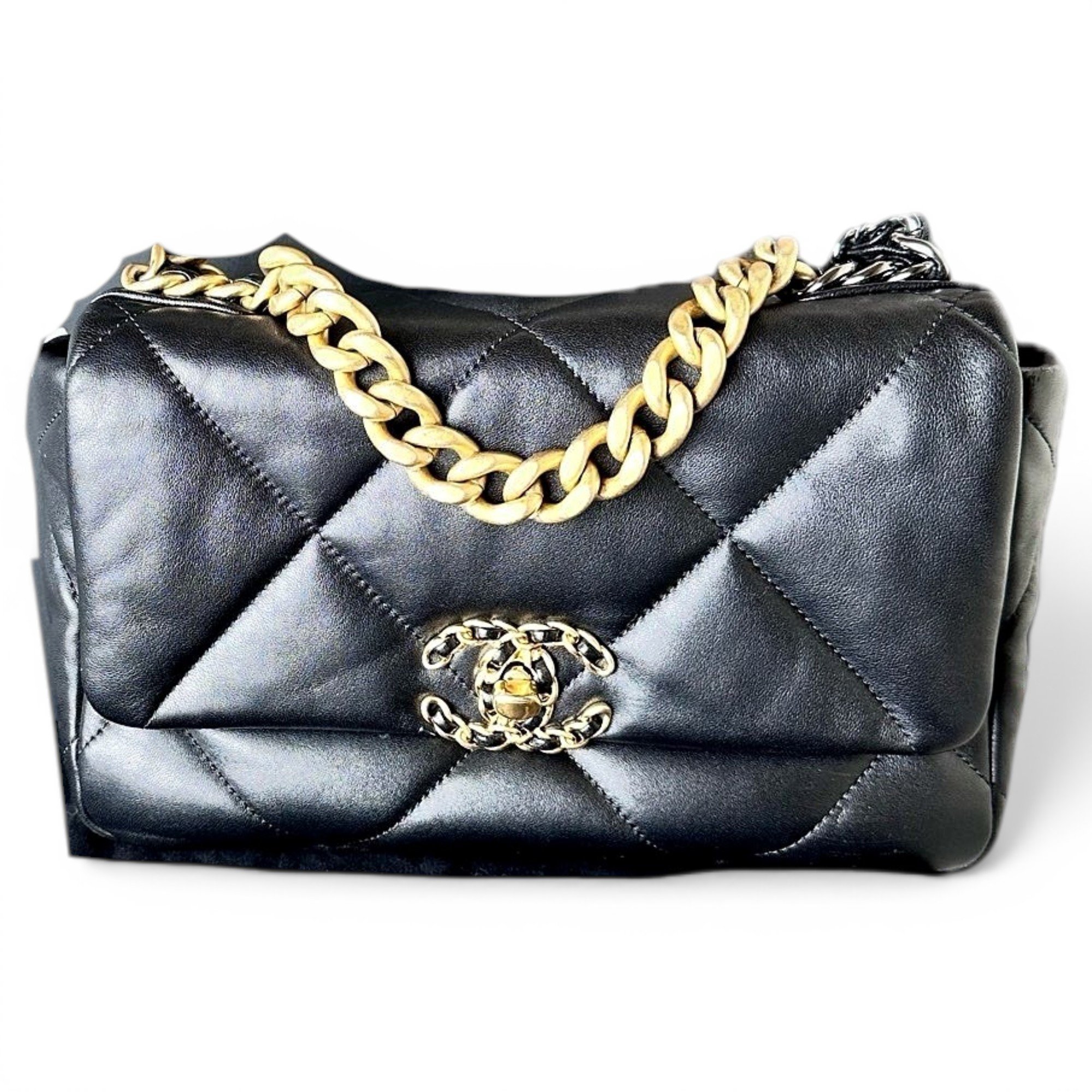 Chanel 19 leather handbag