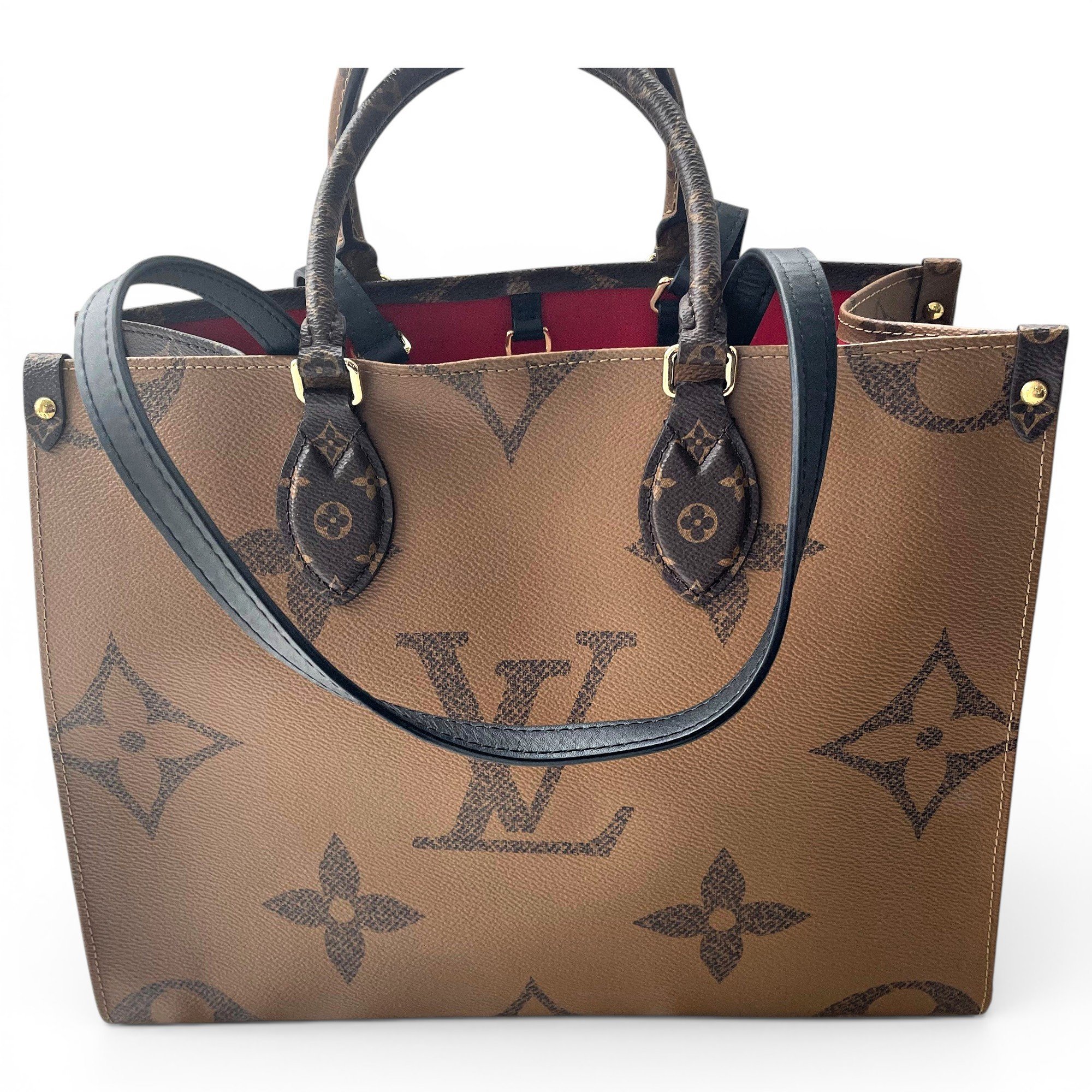 Onthego leather handbag