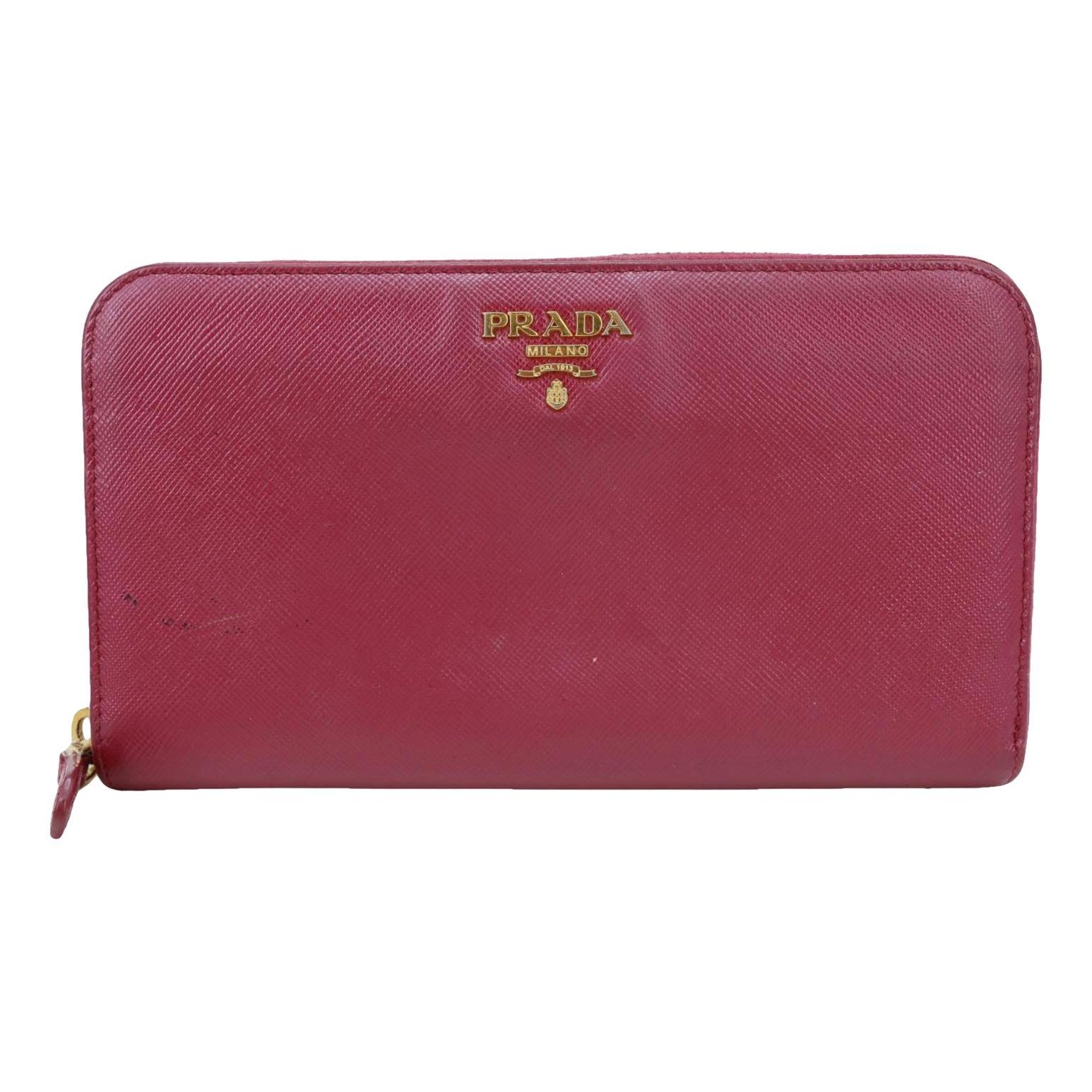 Leather clutch bag