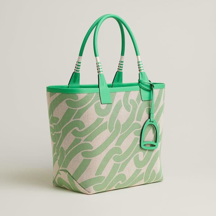 Steeple 28 Bag