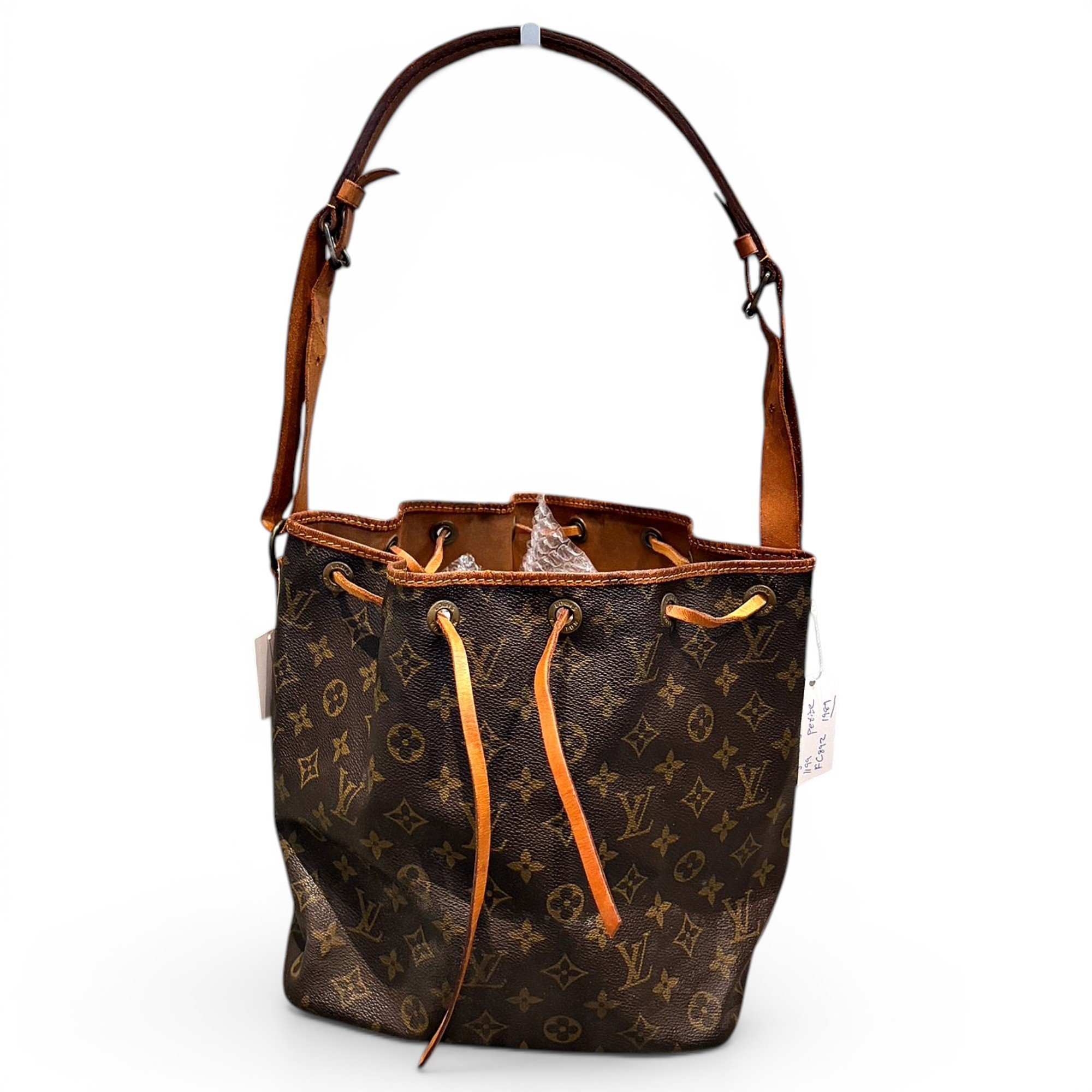 Noé leather handbag