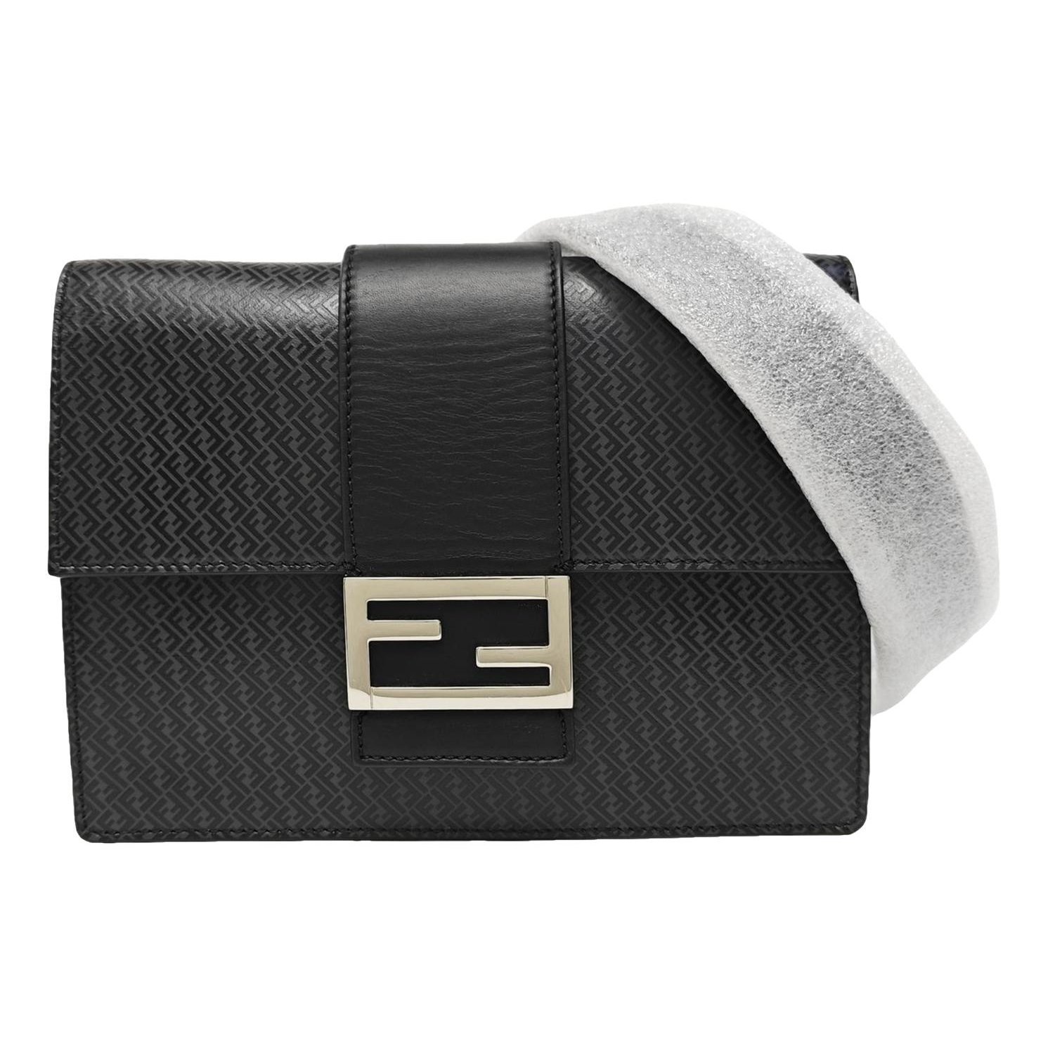 Baguette leather handbag