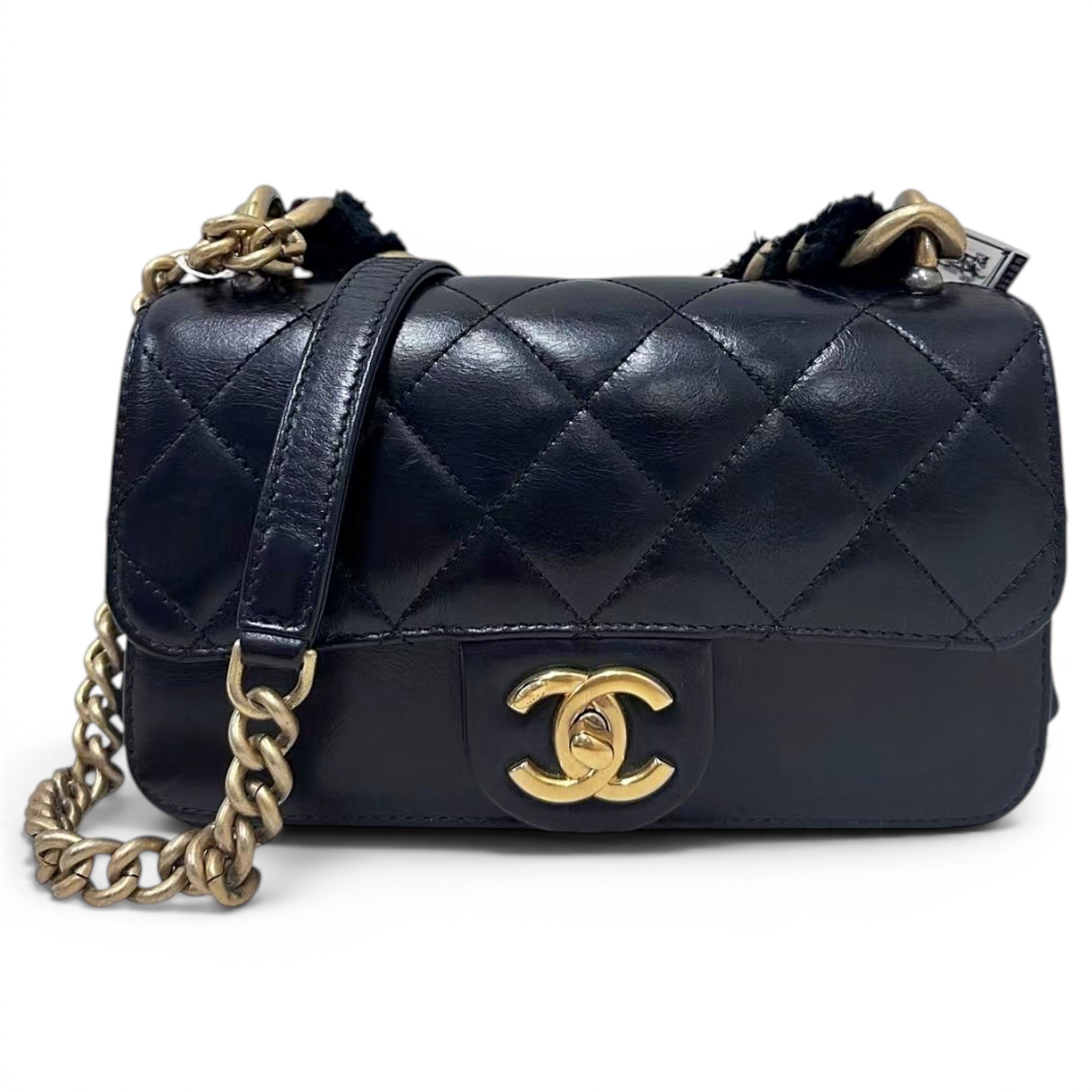 Chanel 19 leather handbag