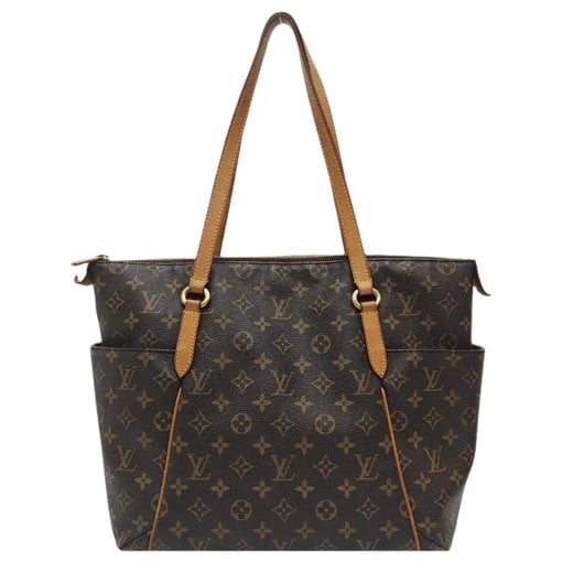 Totally leather handbag
