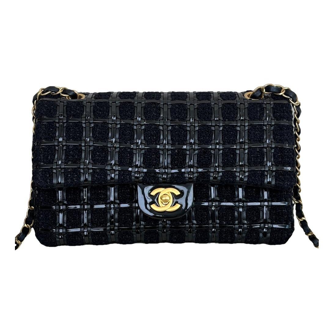 Timeless/Classique tweed crossbody bag