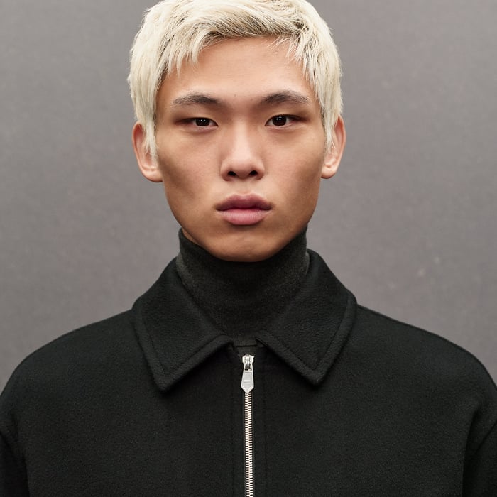 Noir Cashmere Zipped Straight Cut Jacket With Leather Details
