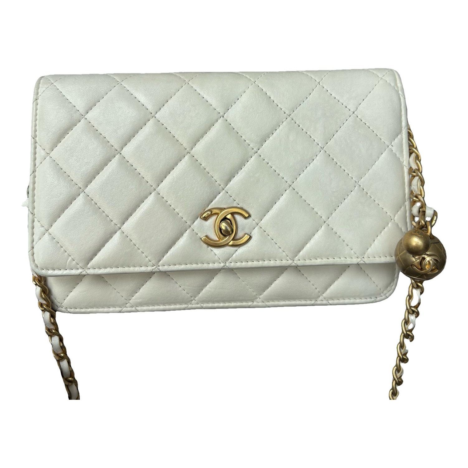 Wallet On Chain Timeless/Classique leather crossbody bag