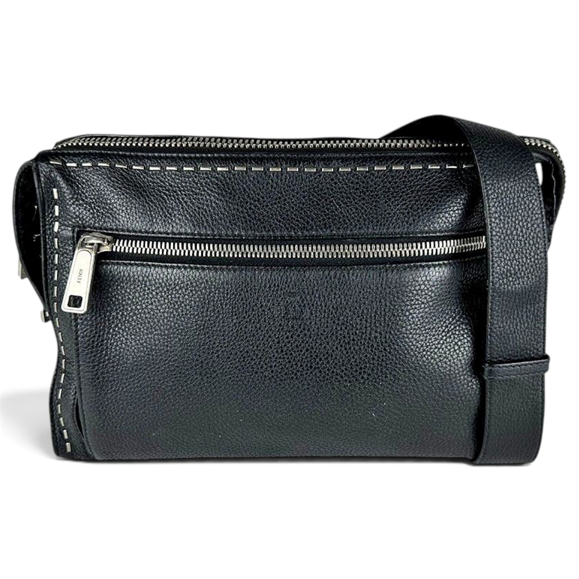 Pocket leather handbag