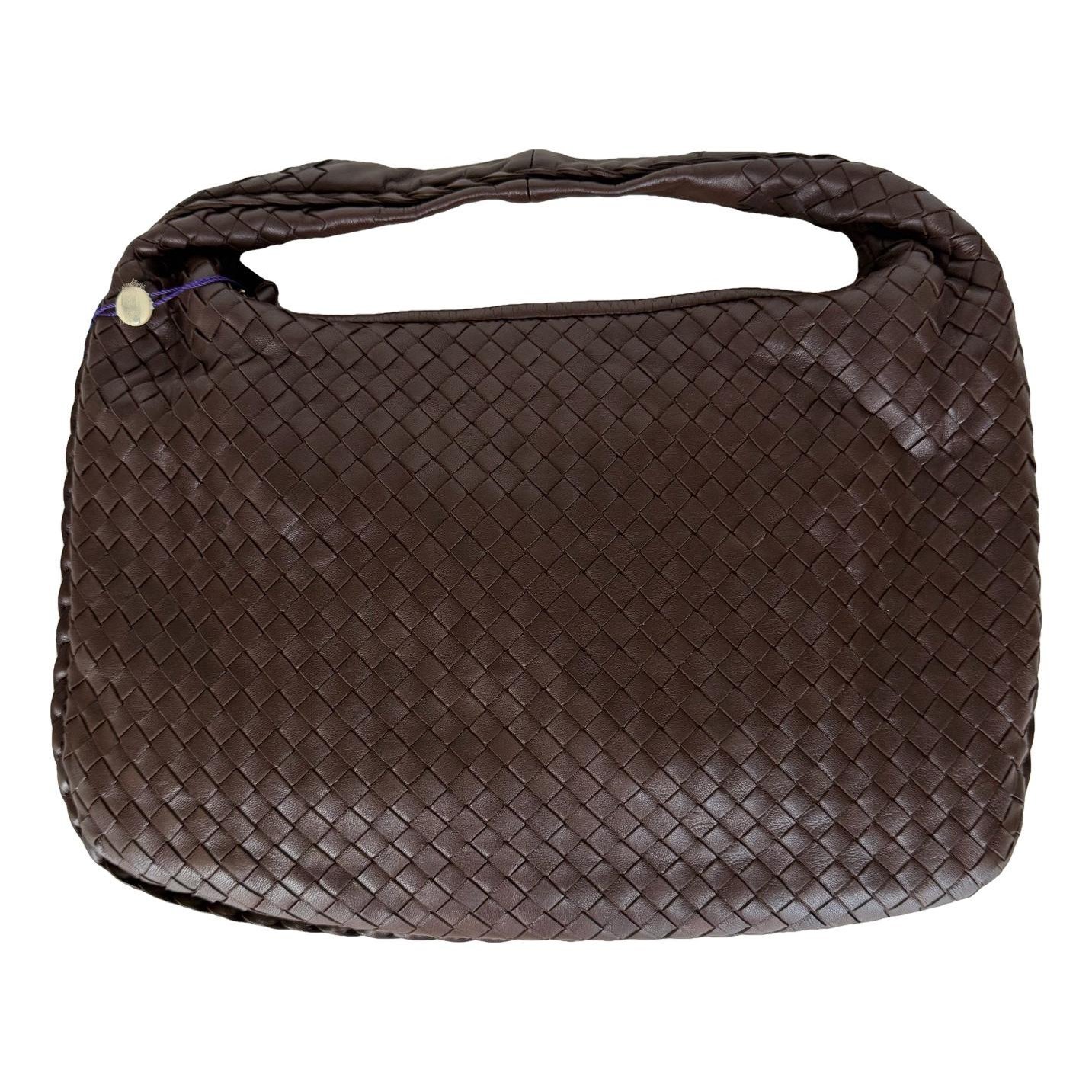 Veneta leather handbag