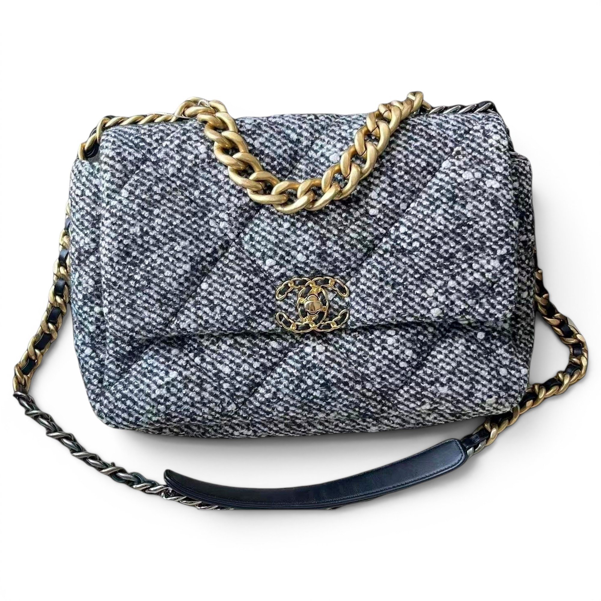 Chanel 19 leather handbag