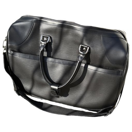 Leather travel bag