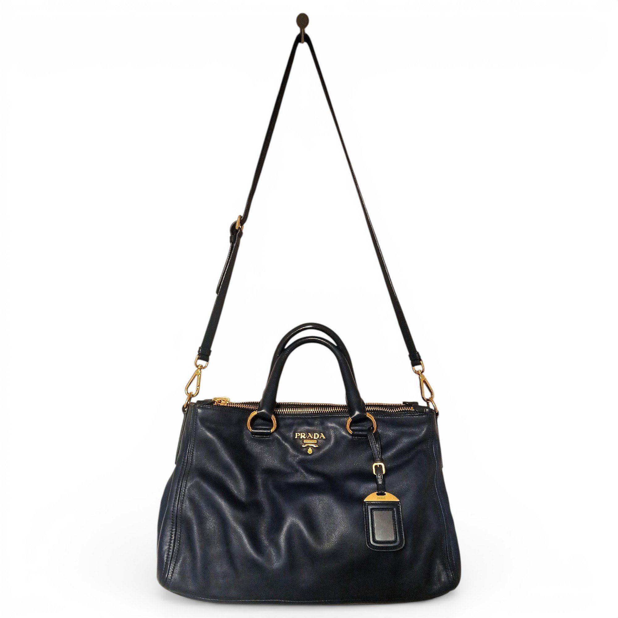 Buckle leather tote