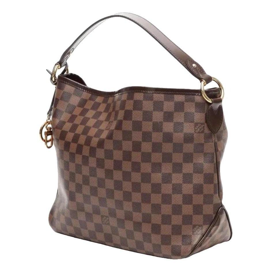 Delightful cloth handbag