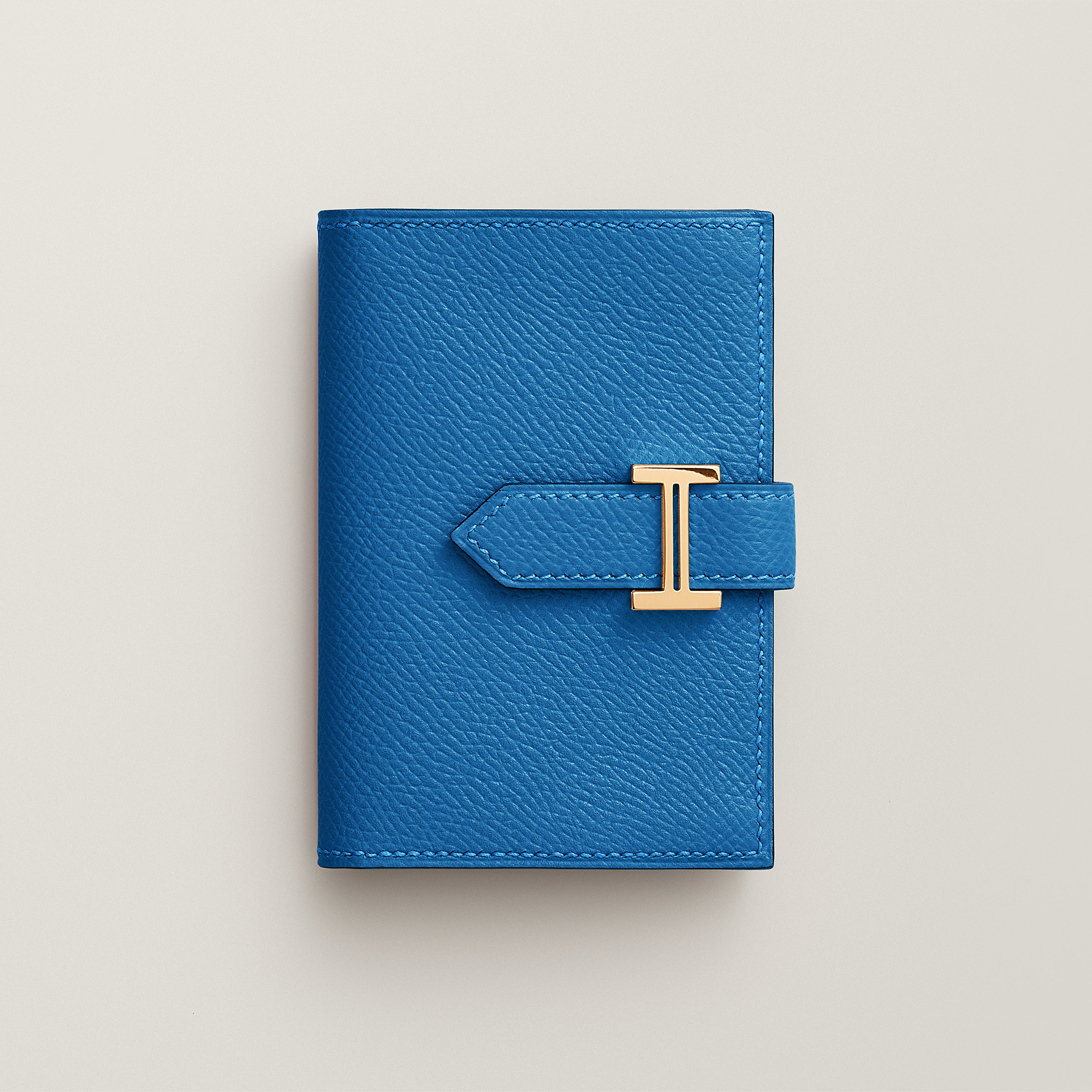 Bearn card holder