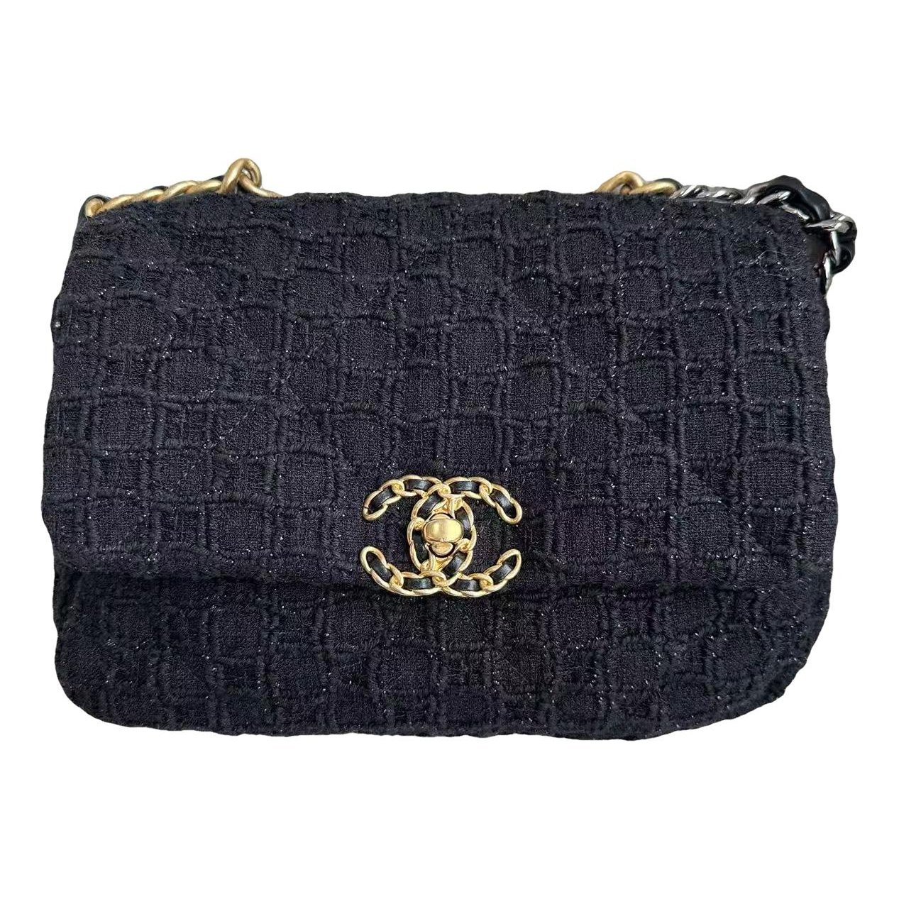 Chanel 19 leather crossbody bag