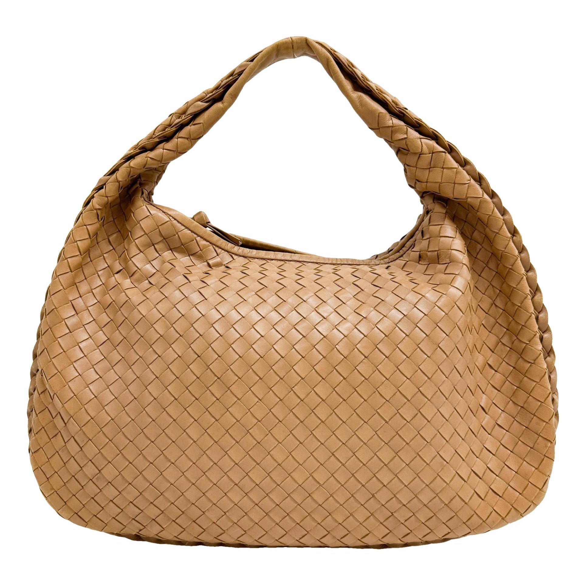 Veneta leather handbag