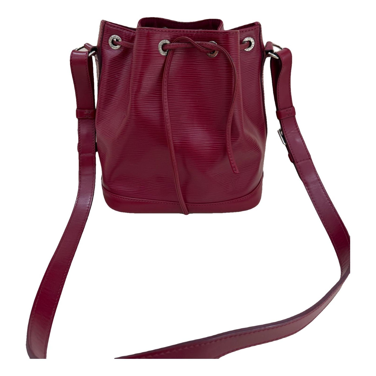 Noé leather handbag