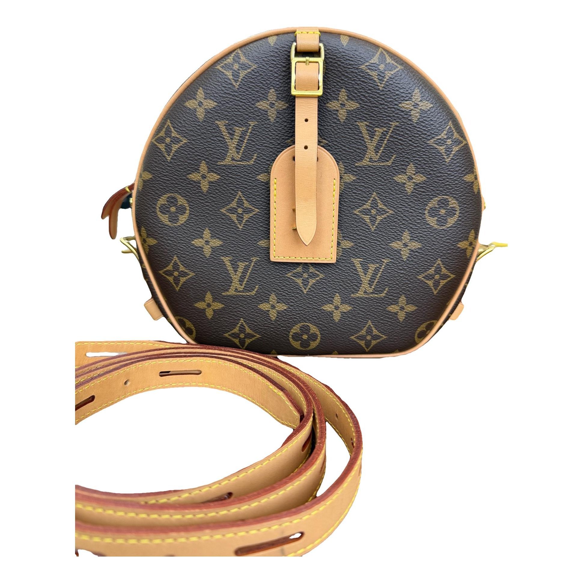 Louis Vuitton Boîte chapeau souple cloth handbag