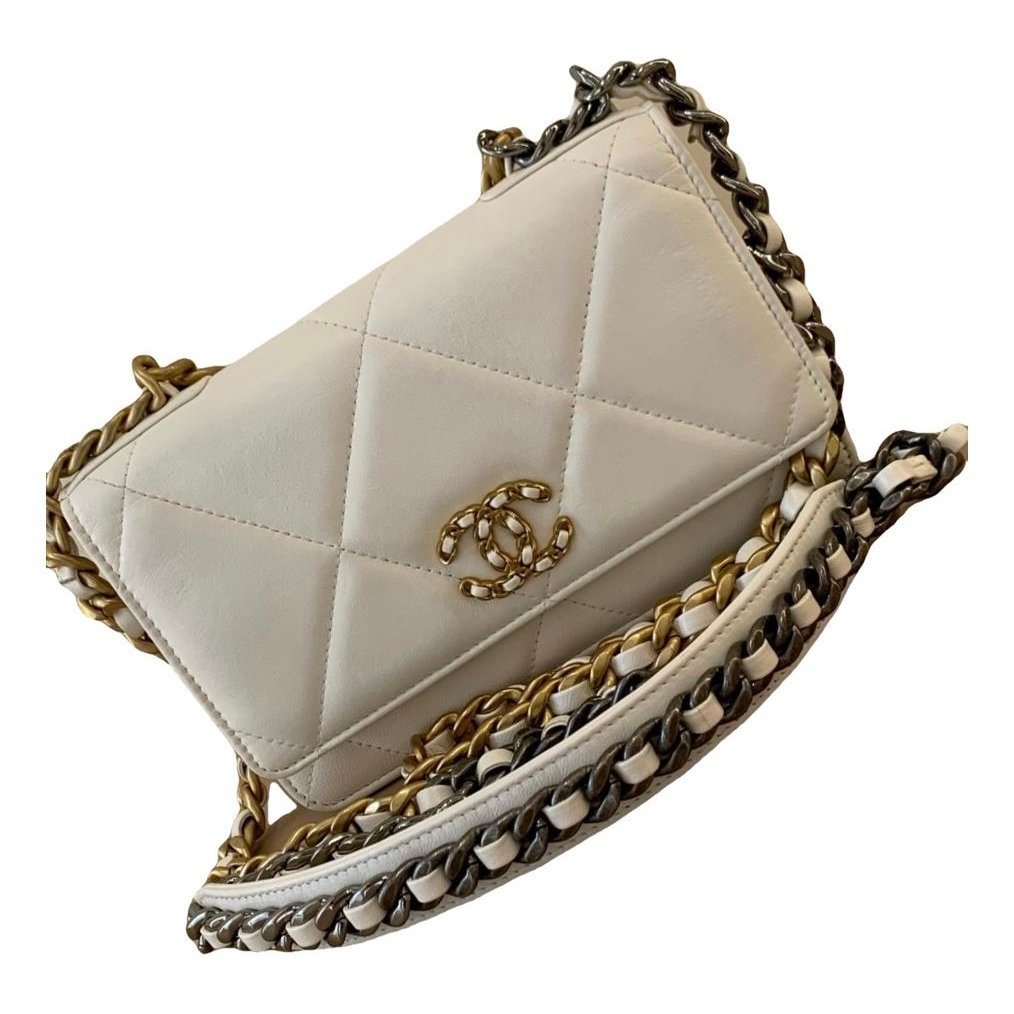 Chanel 19 leather handbag