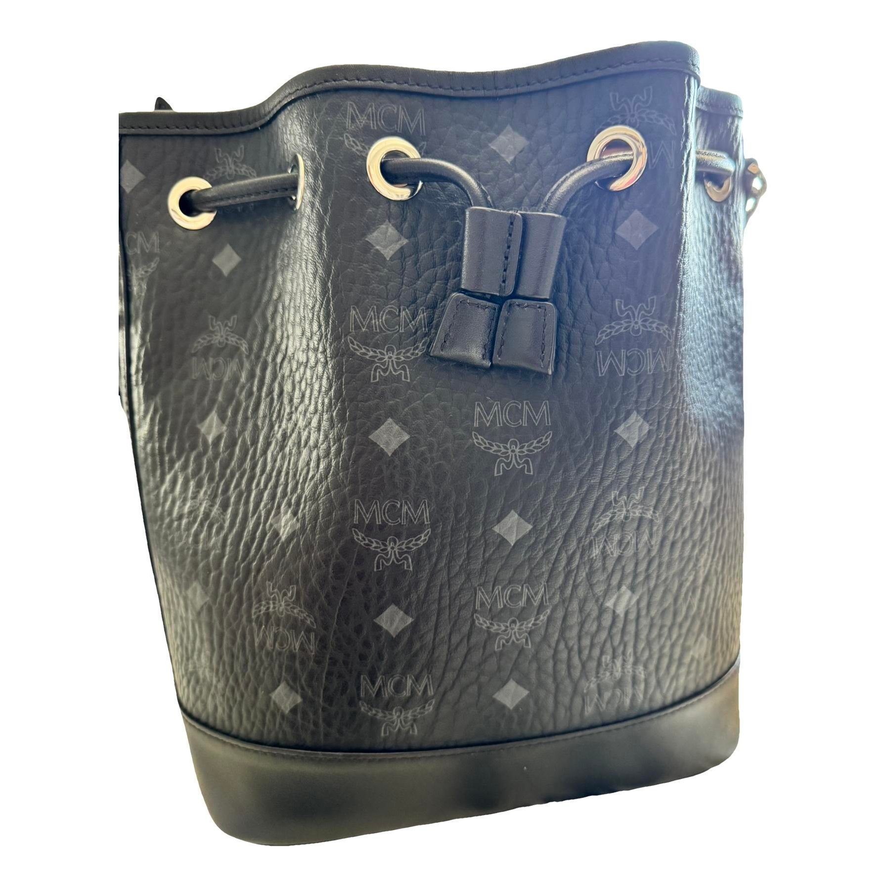 Heritage Drawstring leather handbag
