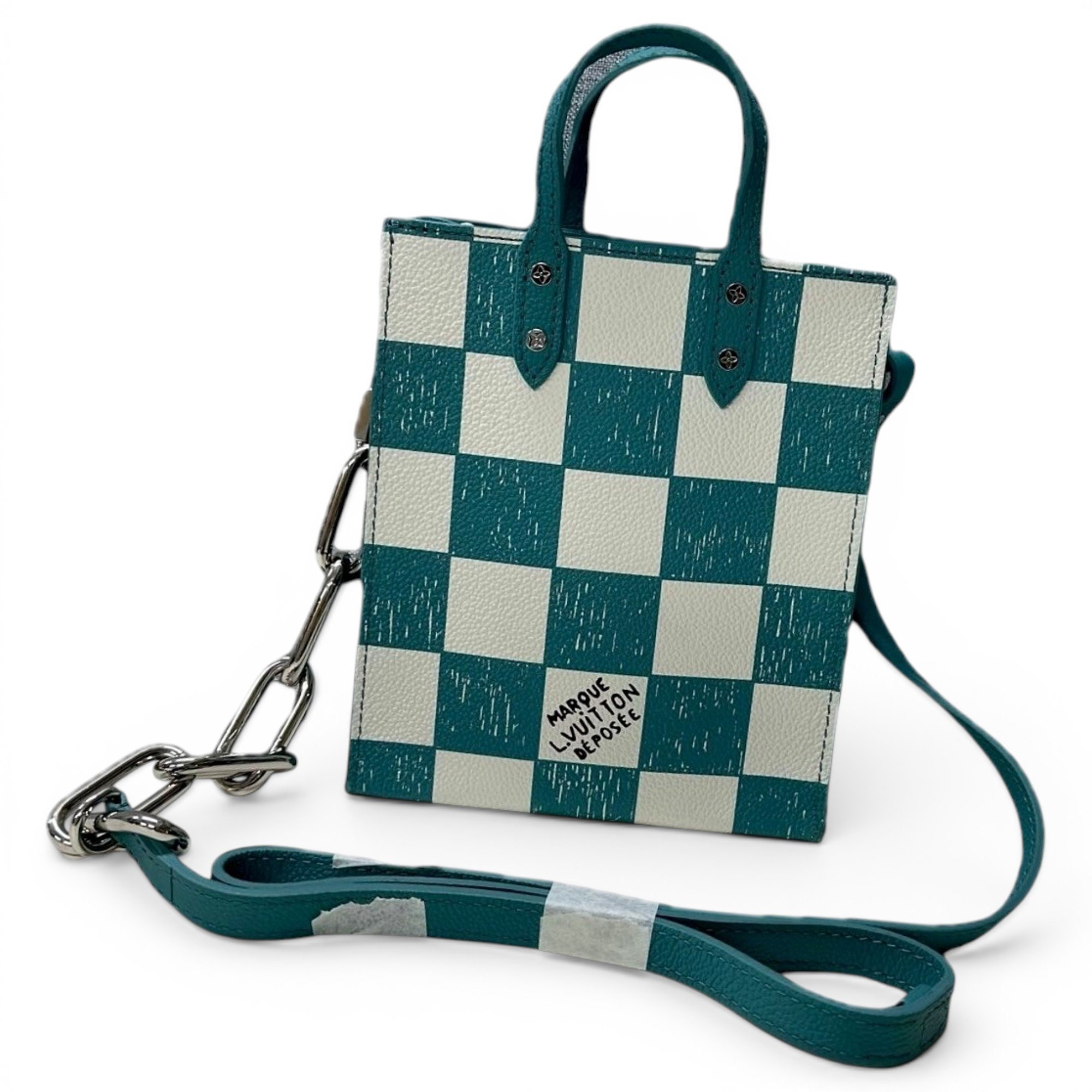 Plat leather handbag