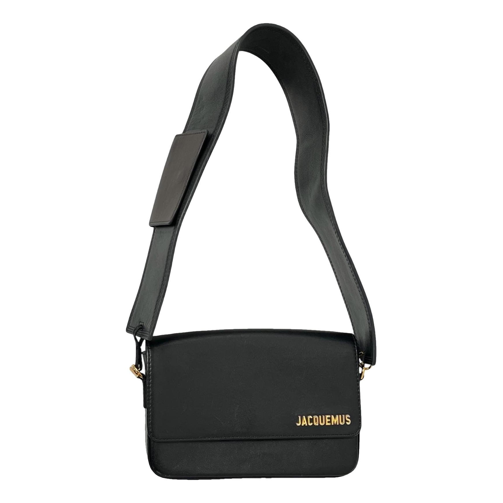 Le Carinu leather crossbody bag