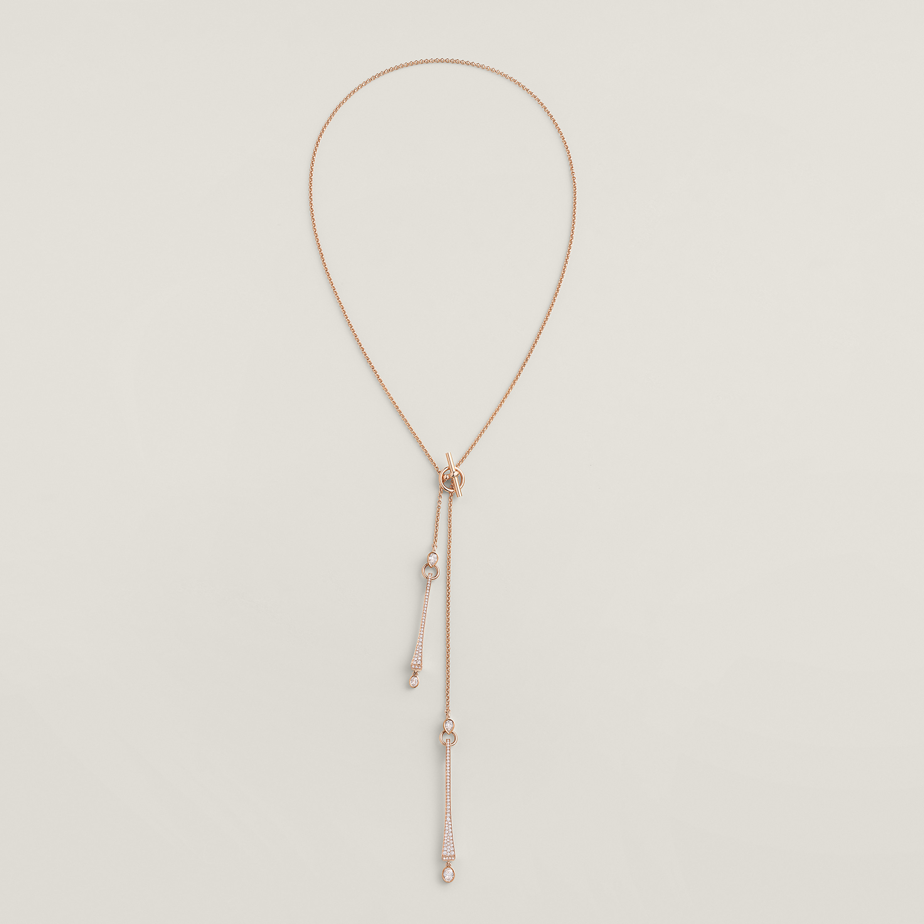 Clou de forge long pendant