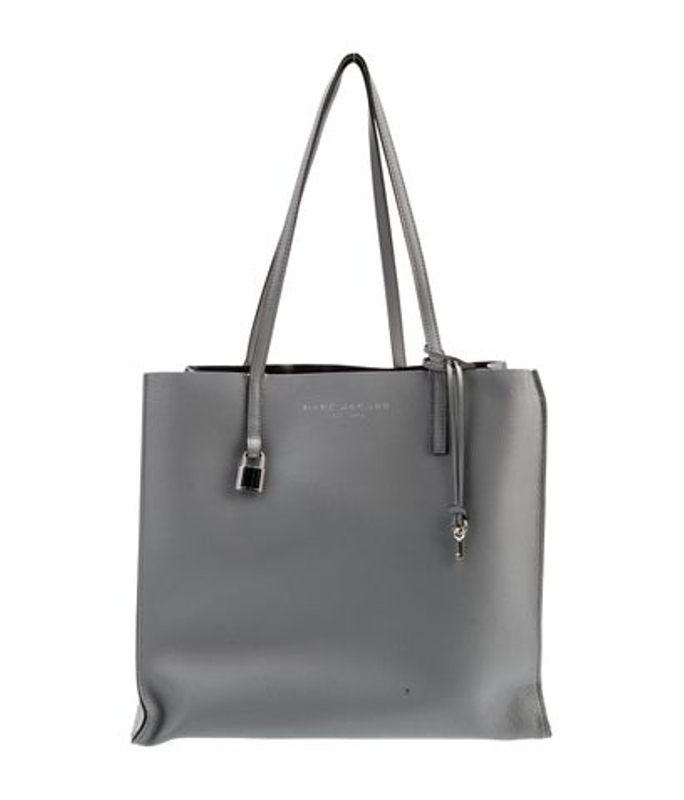 Marc Jacobs Jacobs Signature Shoulder Bag