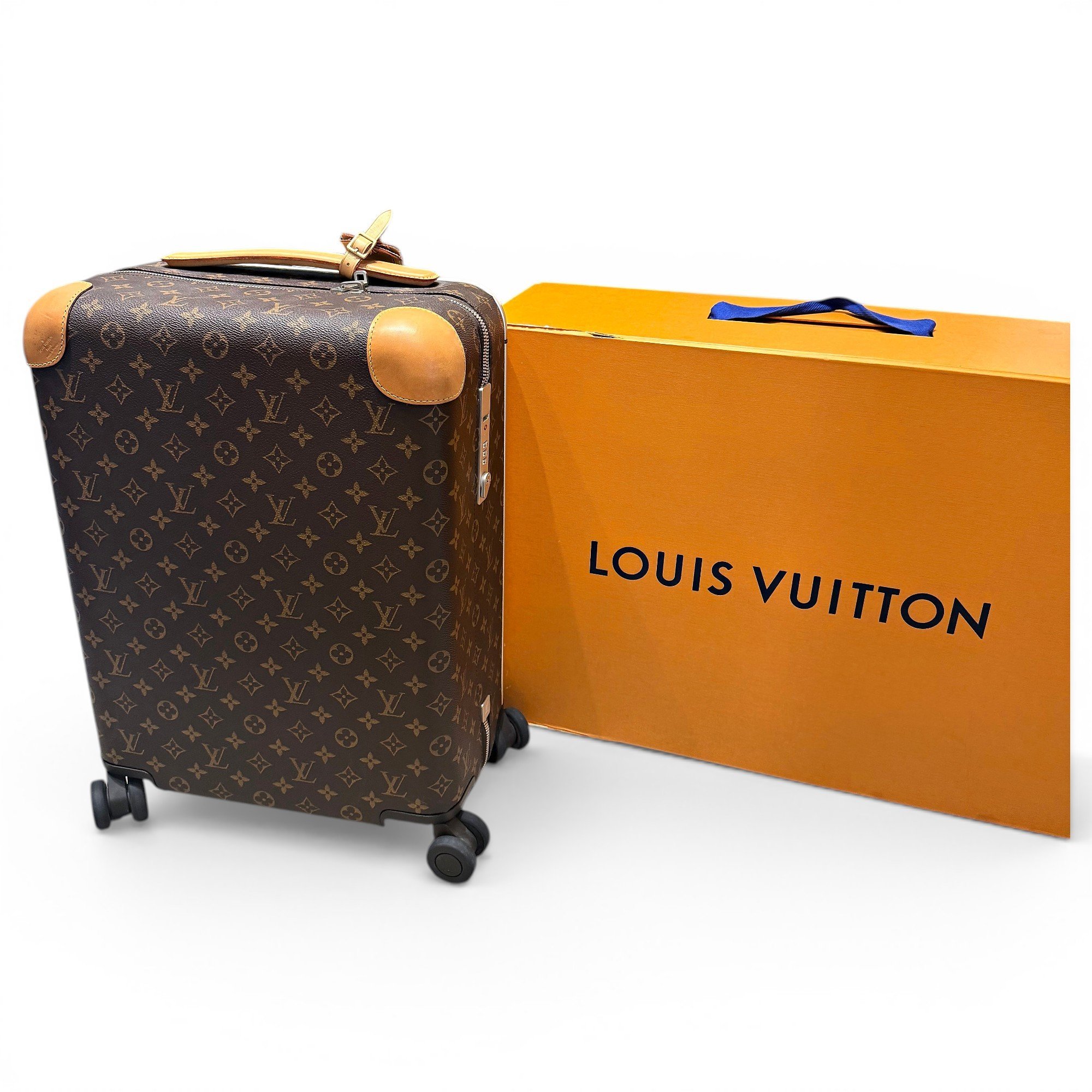 Leather travel bag