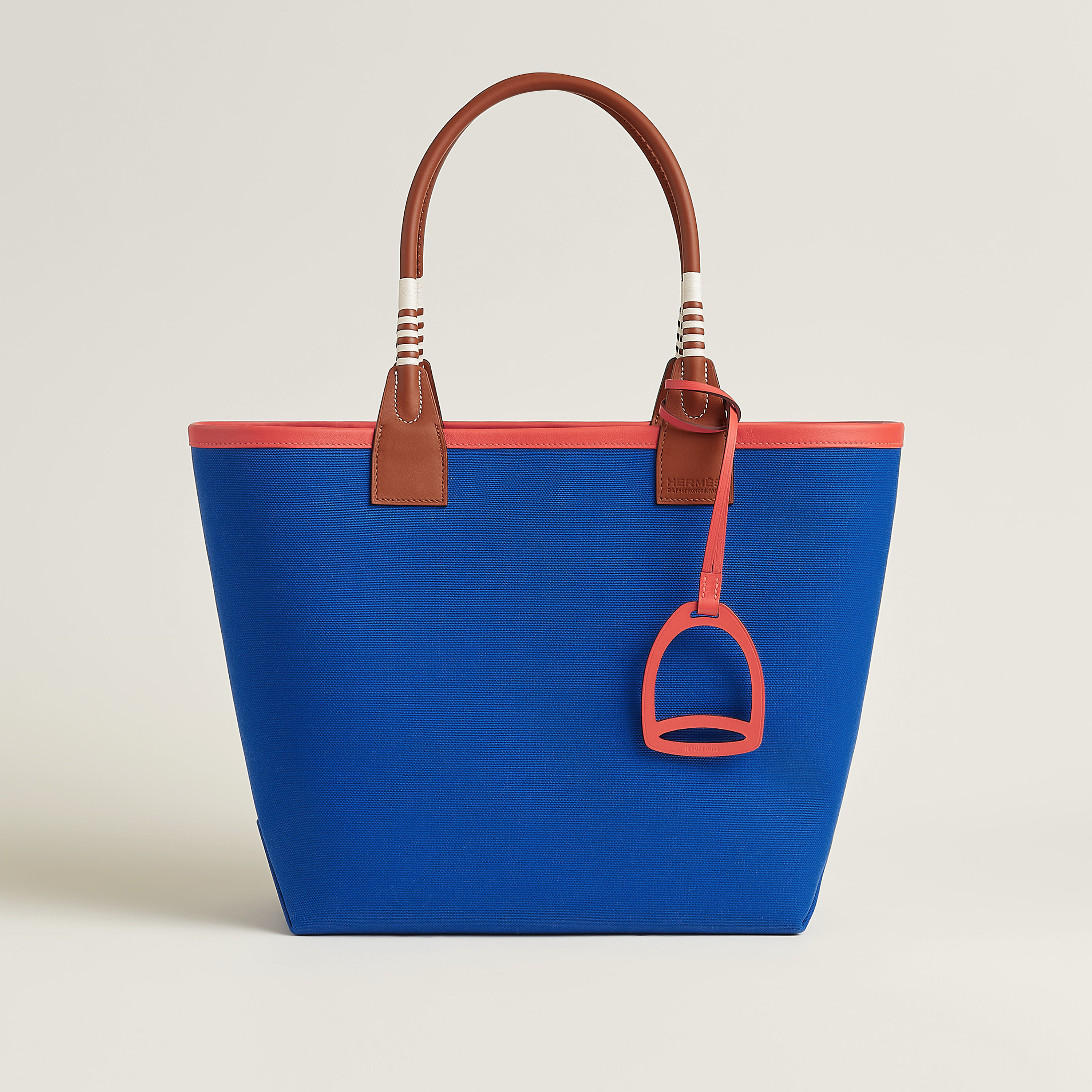 Steeple 28 bag