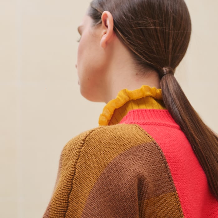 Jaune Gingembre "Lettres Equestres" Long-sleeve Sweater